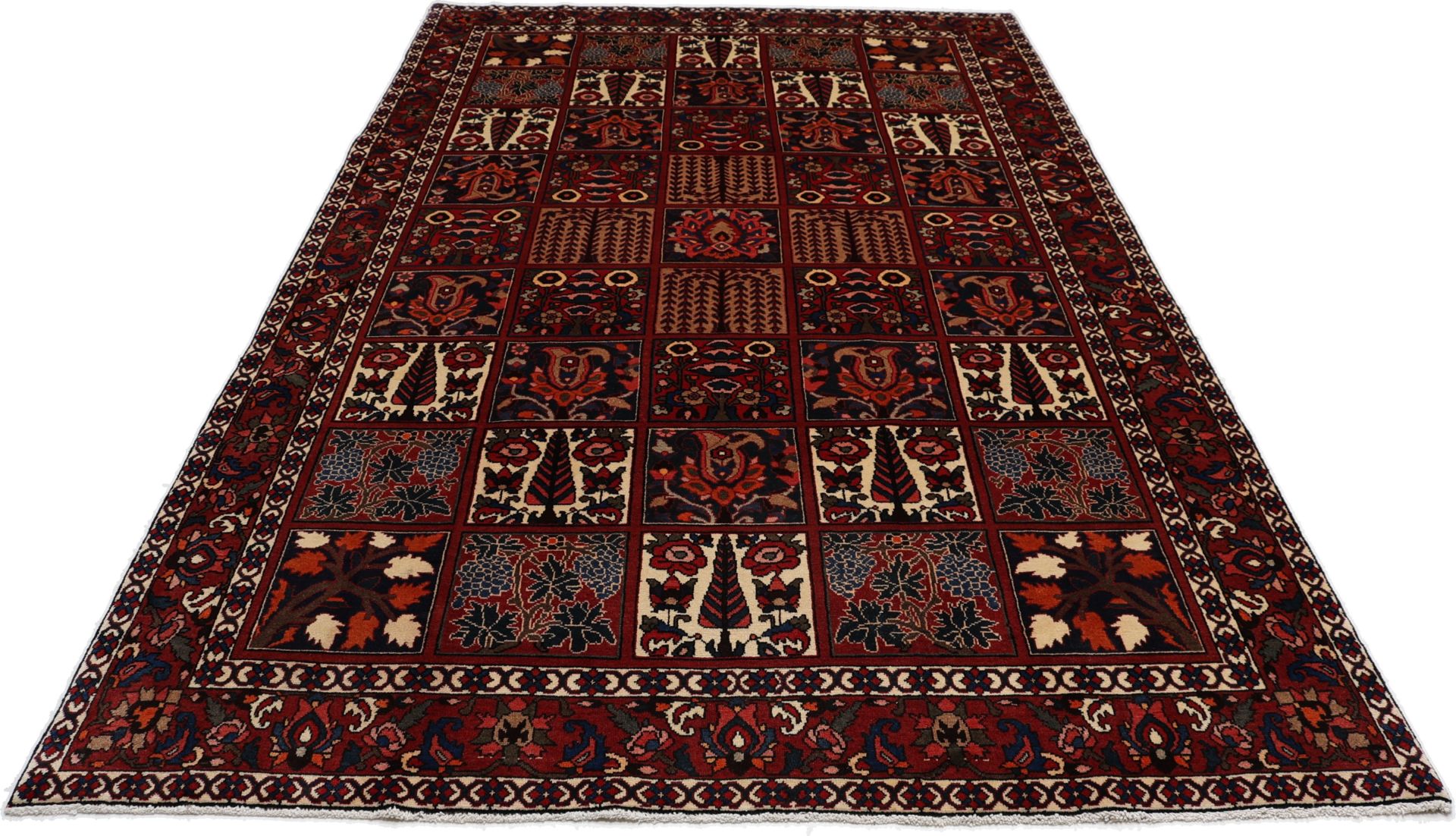 Bakhtiari Persian Rug 197 × 315 cm, Wool, hand-knotted