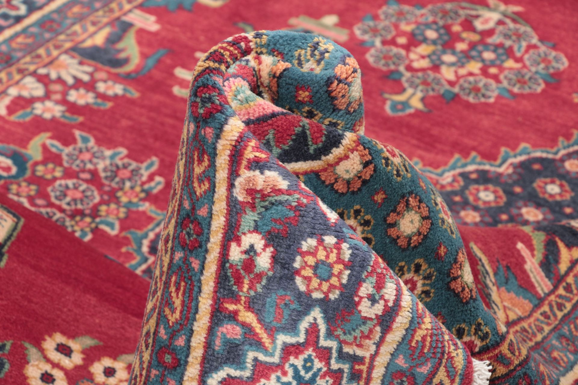 Persian Rug — hand-knotted, 208 × 307 cm