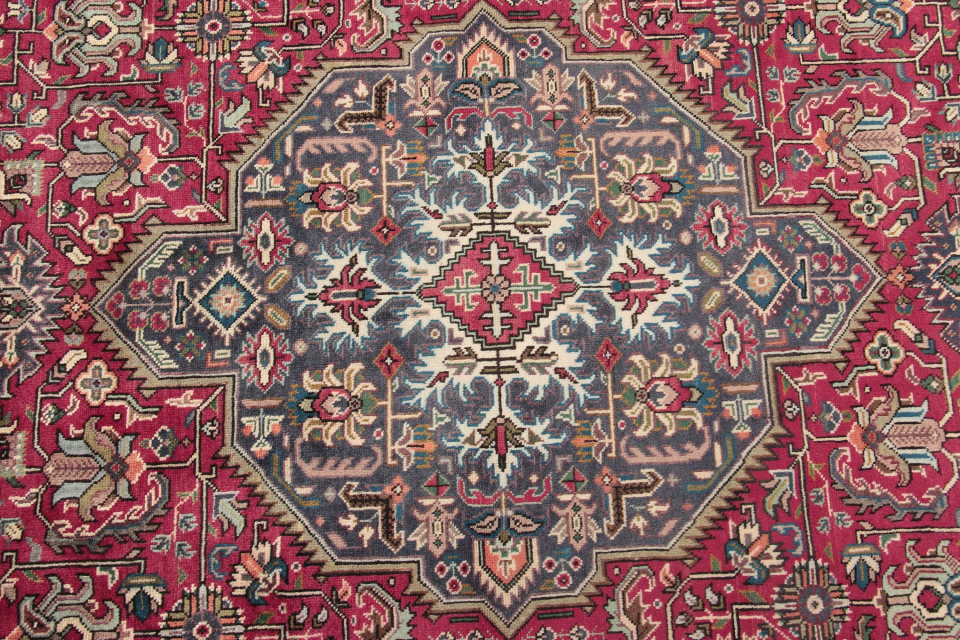 Tabriz Persian Rug — hand-knotted, 200 × 290 cm