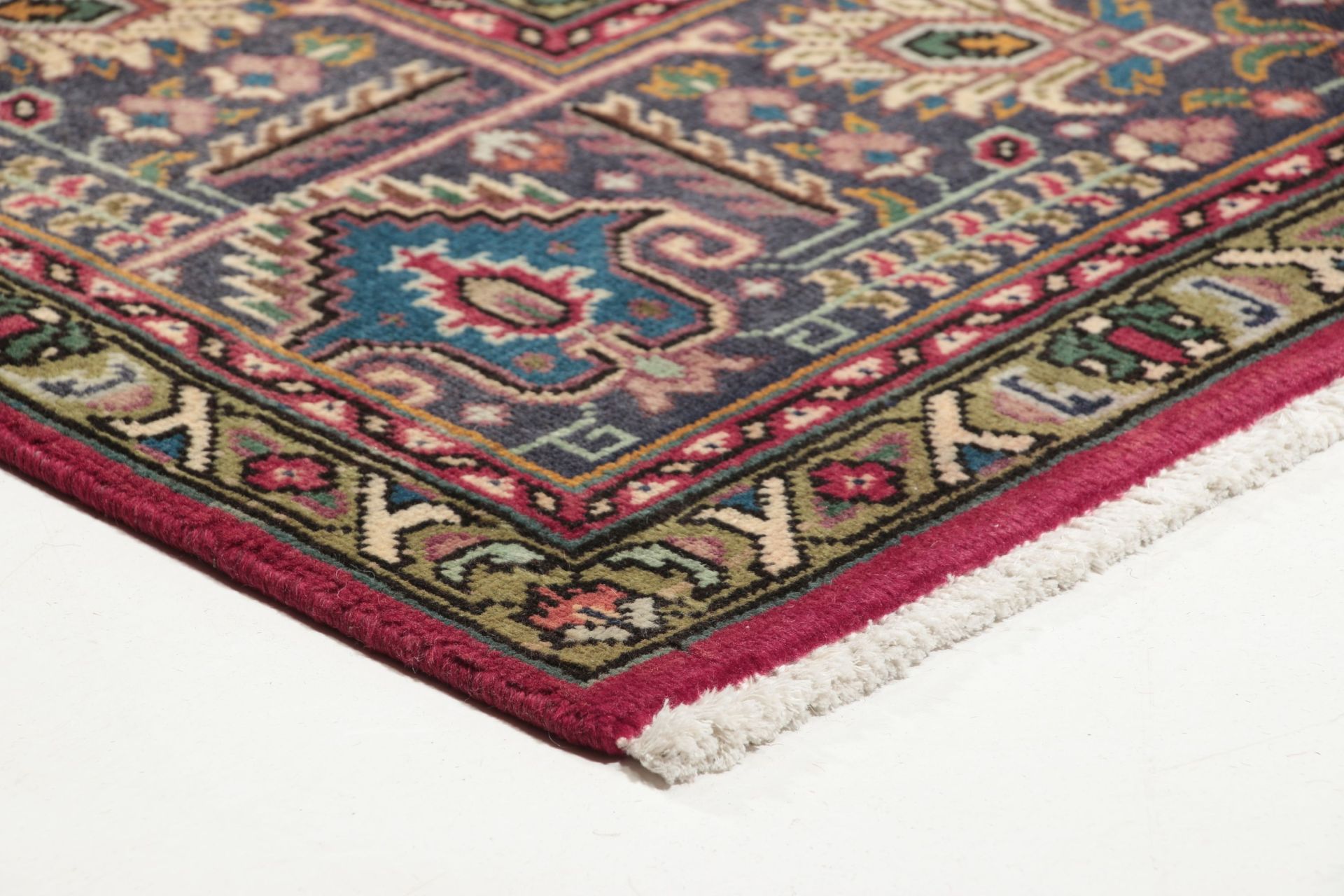 Tabriz Persian Rug — hand-knotted, 200 × 290 cm