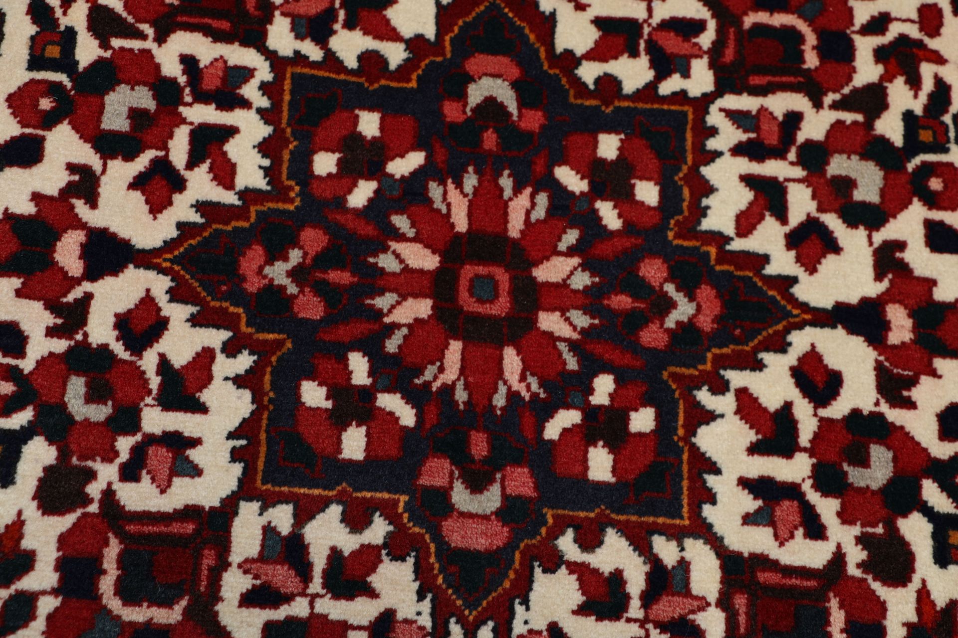 Hand-Knotted Wool Bakhtiari Persian Rug, 212 × 312 cm