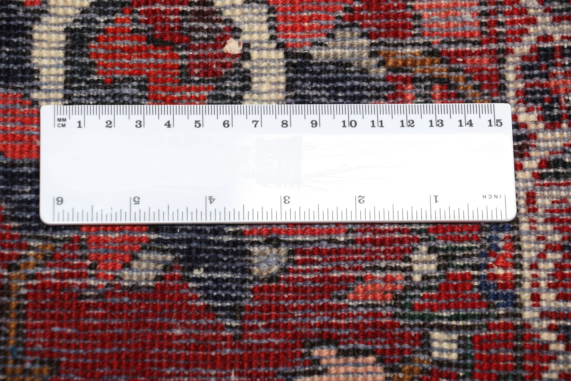 Hand-Knotted Wool Bakhtiari Persian Rug, 212 × 312 cm