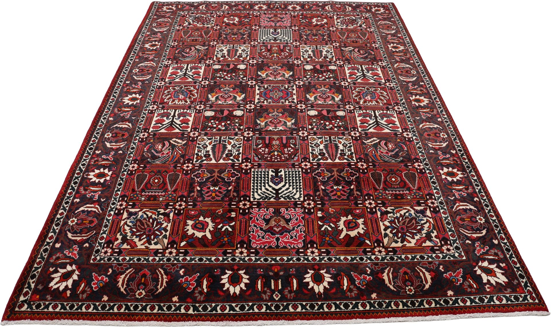 Hand-Knotted Wool Bakhtiari Persian Rug, 205 × 300 cm