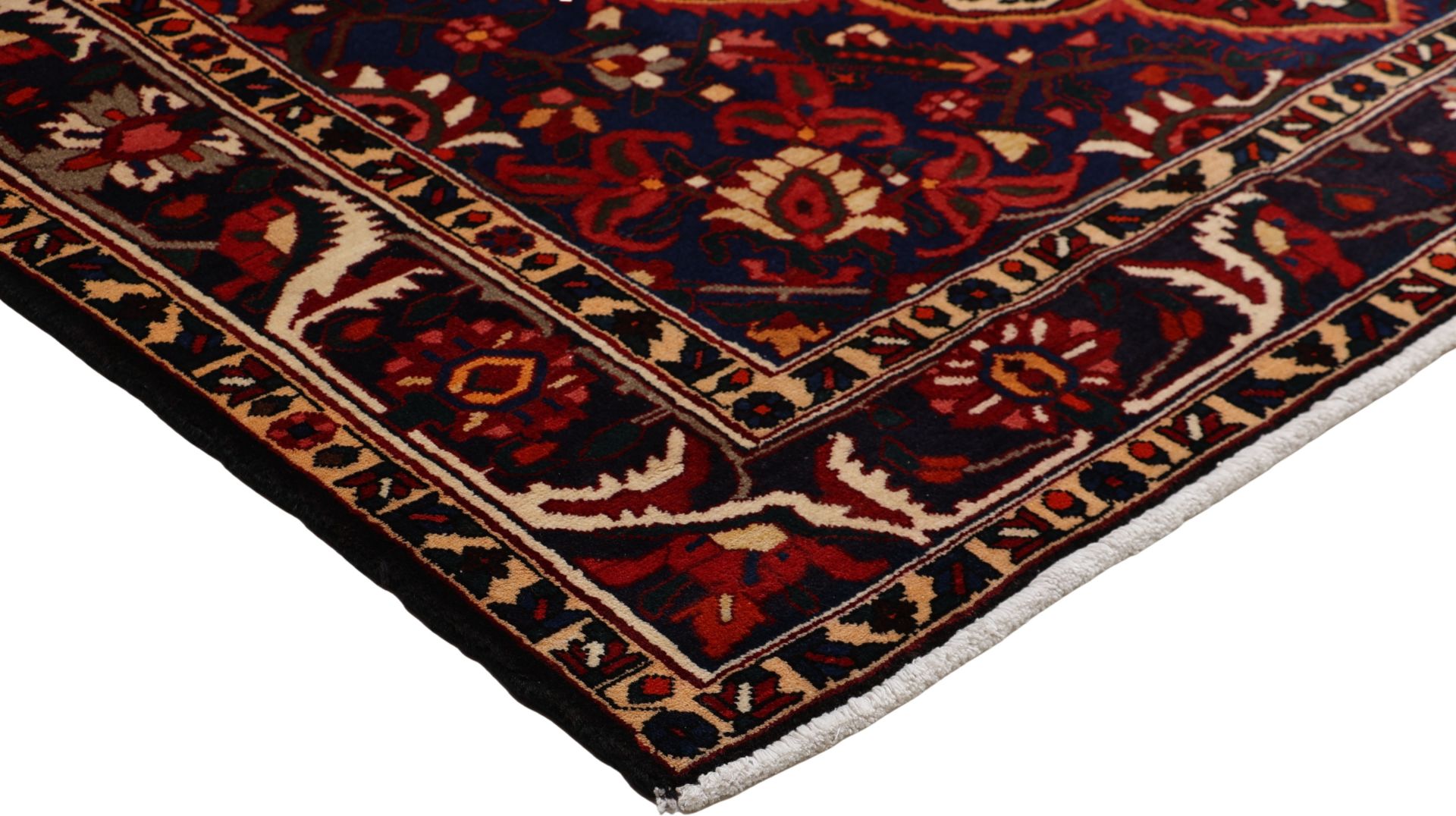 Bakhtiari Persian Rug 210 × 310 cm, Wool, hand-knotted