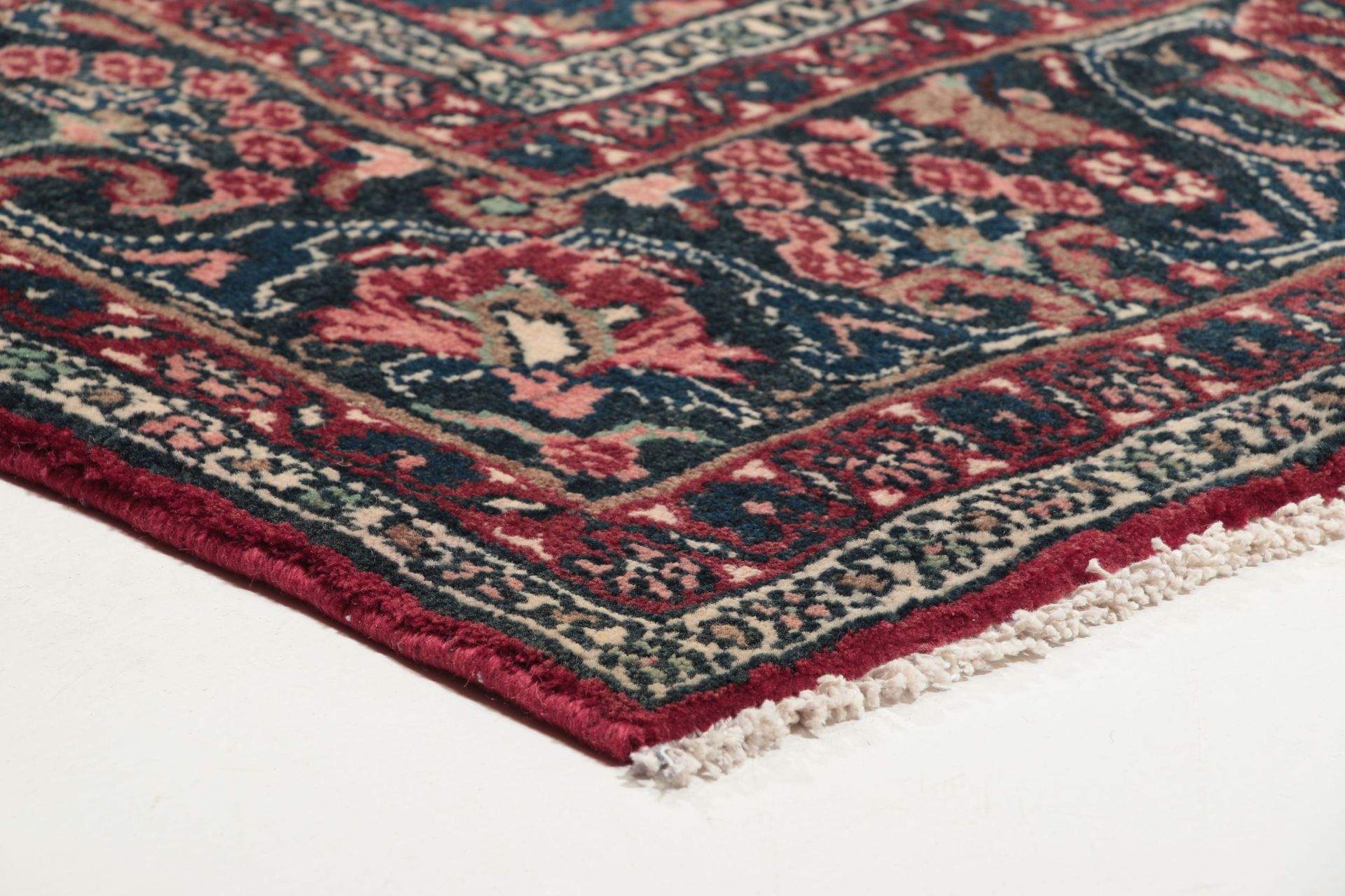 Hamadan Persian Rug — hand-knotted, 212 × 312 cm