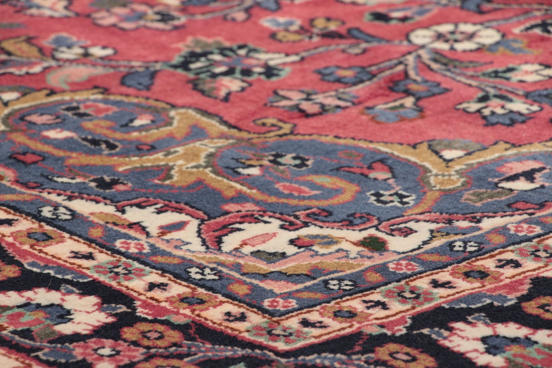 Hamadan Persian Rug — hand-knotted, 206 × 287 cm