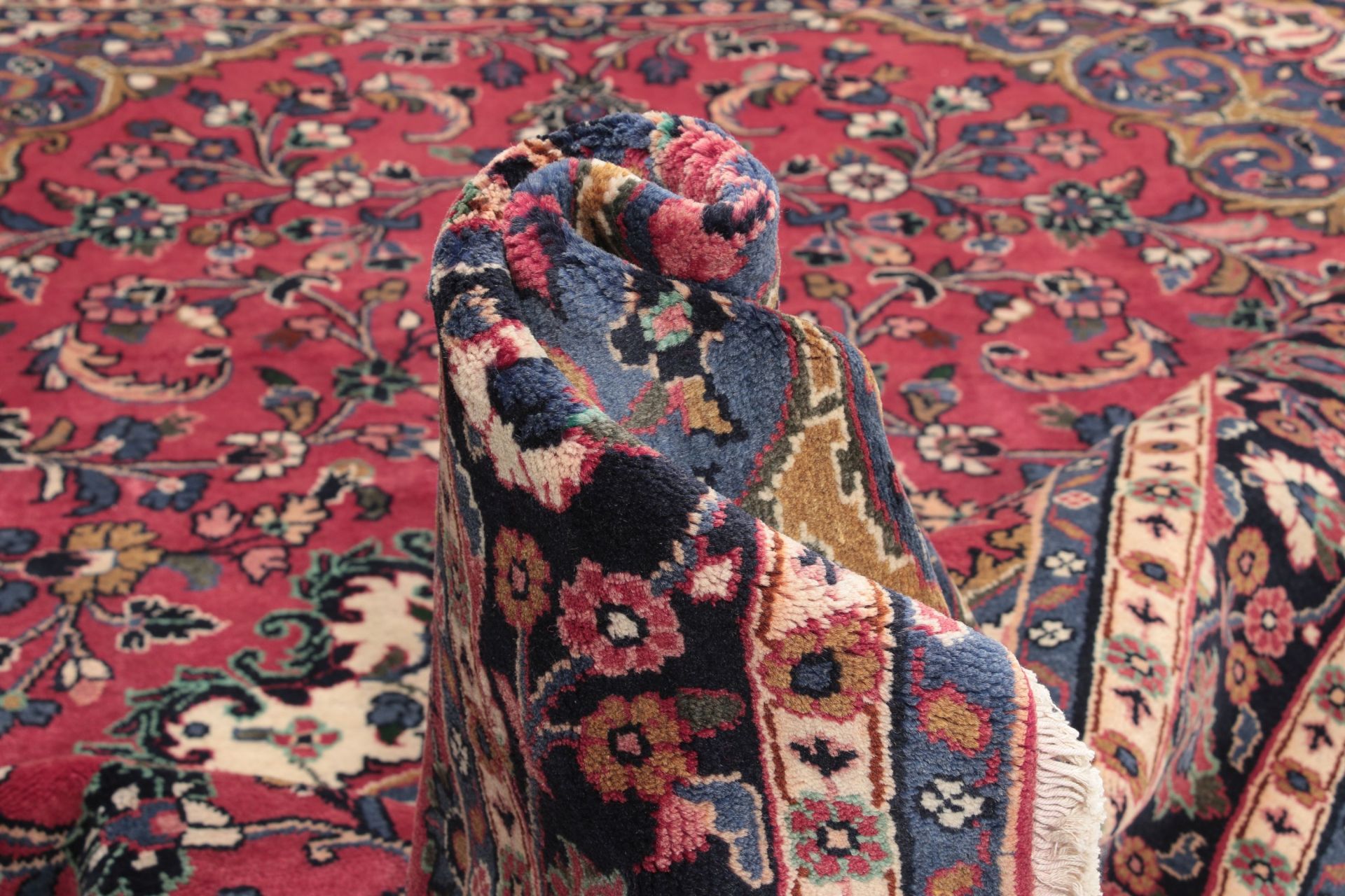 Hamadan Persian Rug — hand-knotted, 206 × 287 cm