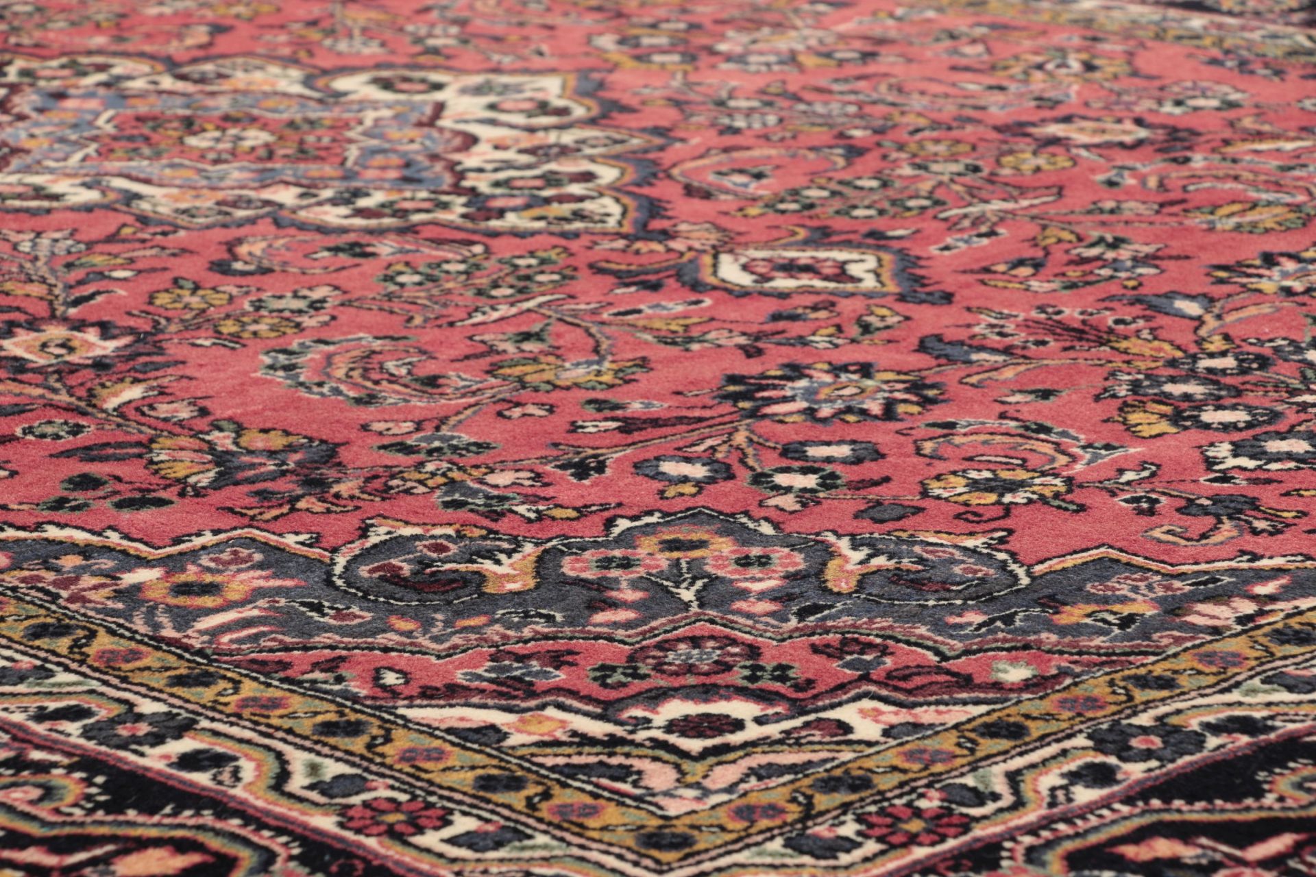 Hamadan Persian Rug 223 × 310 cm, hand-knotted