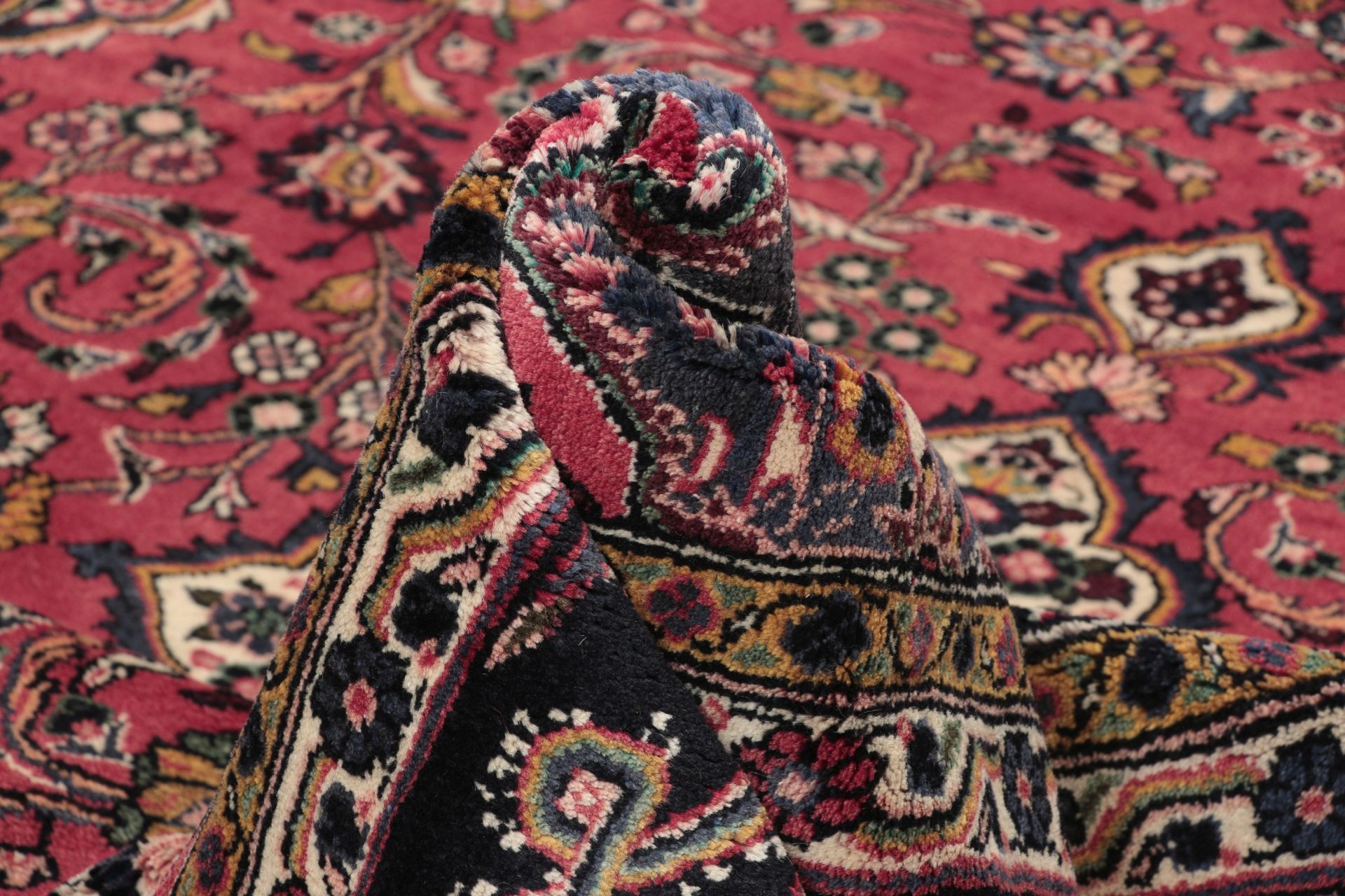 Hamadan Persian Rug 223 × 310 cm, hand-knotted