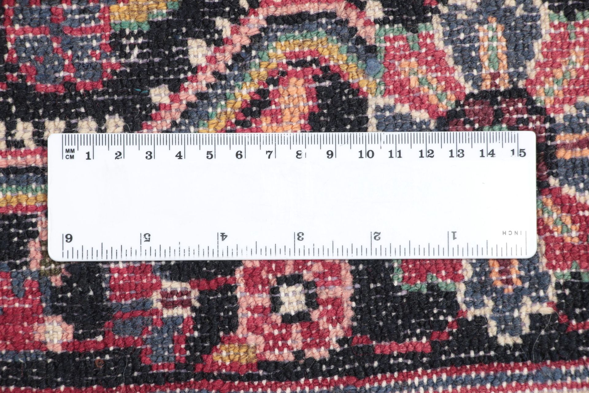 Hamadan Persian Rug 223 × 310 cm, hand-knotted