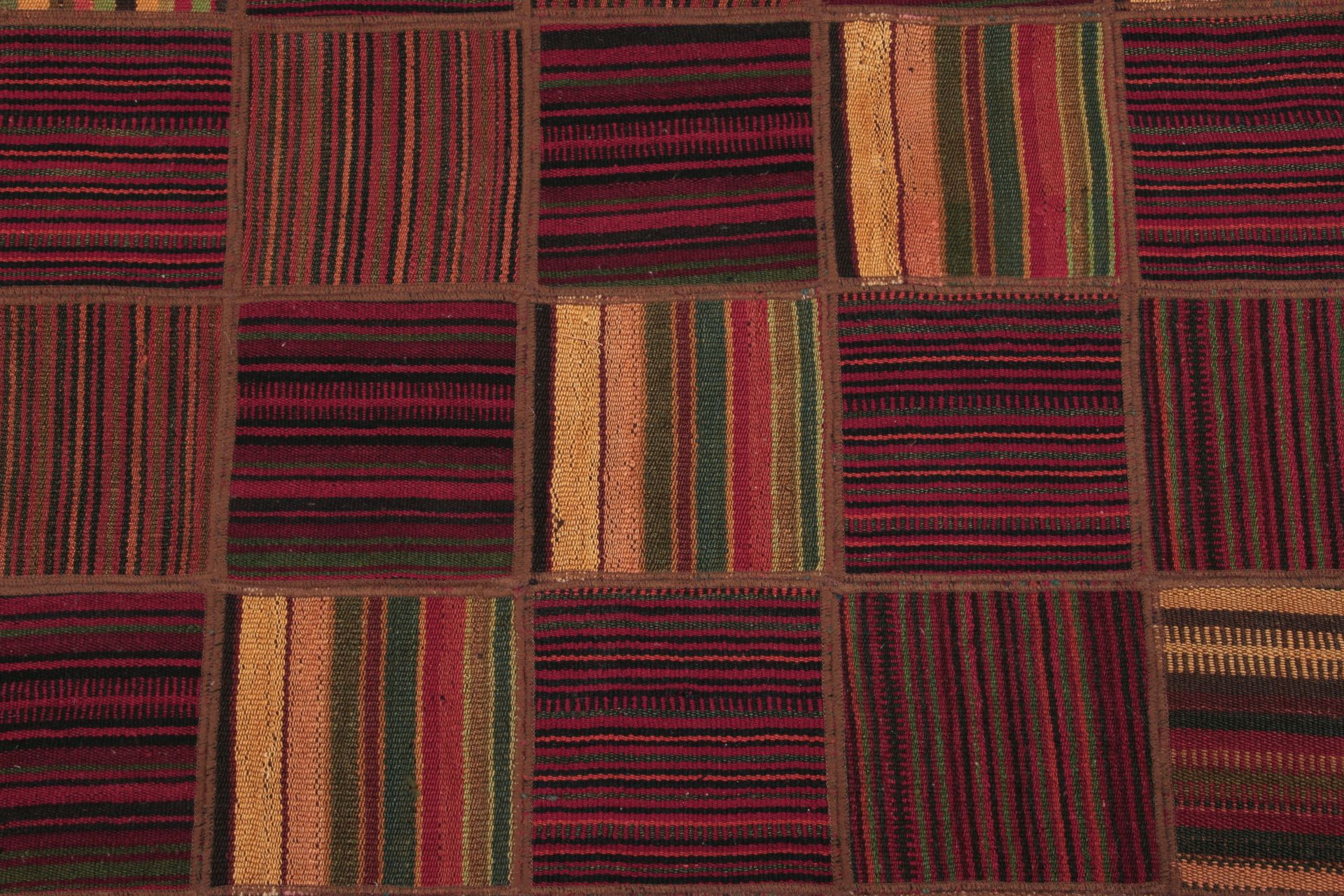 Hand-Woven Wool Kilim Persian Rug, 191 × 292 cm