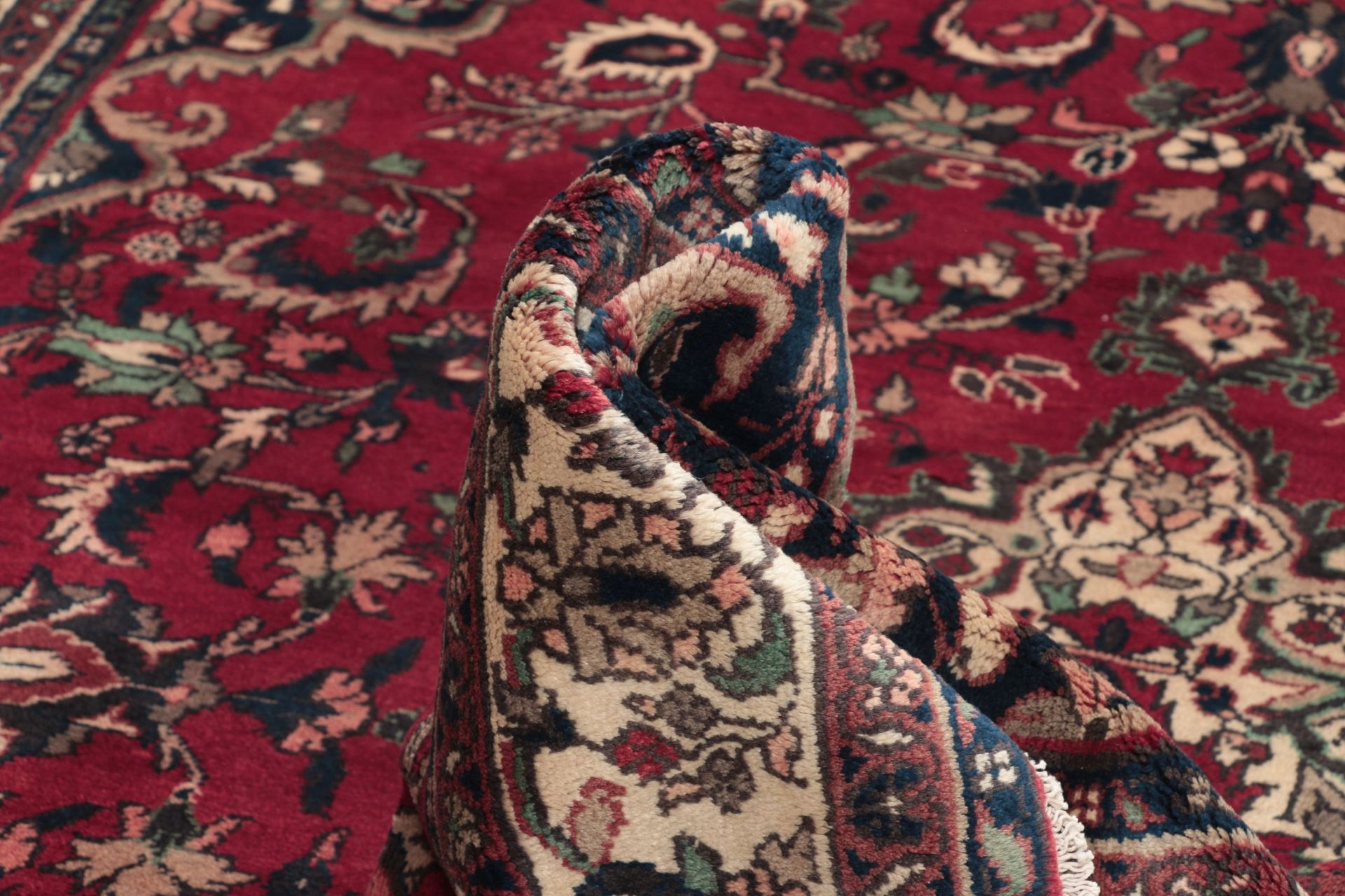 Hamadan Persian Rug — hand-knotted, 215 × 312 cm