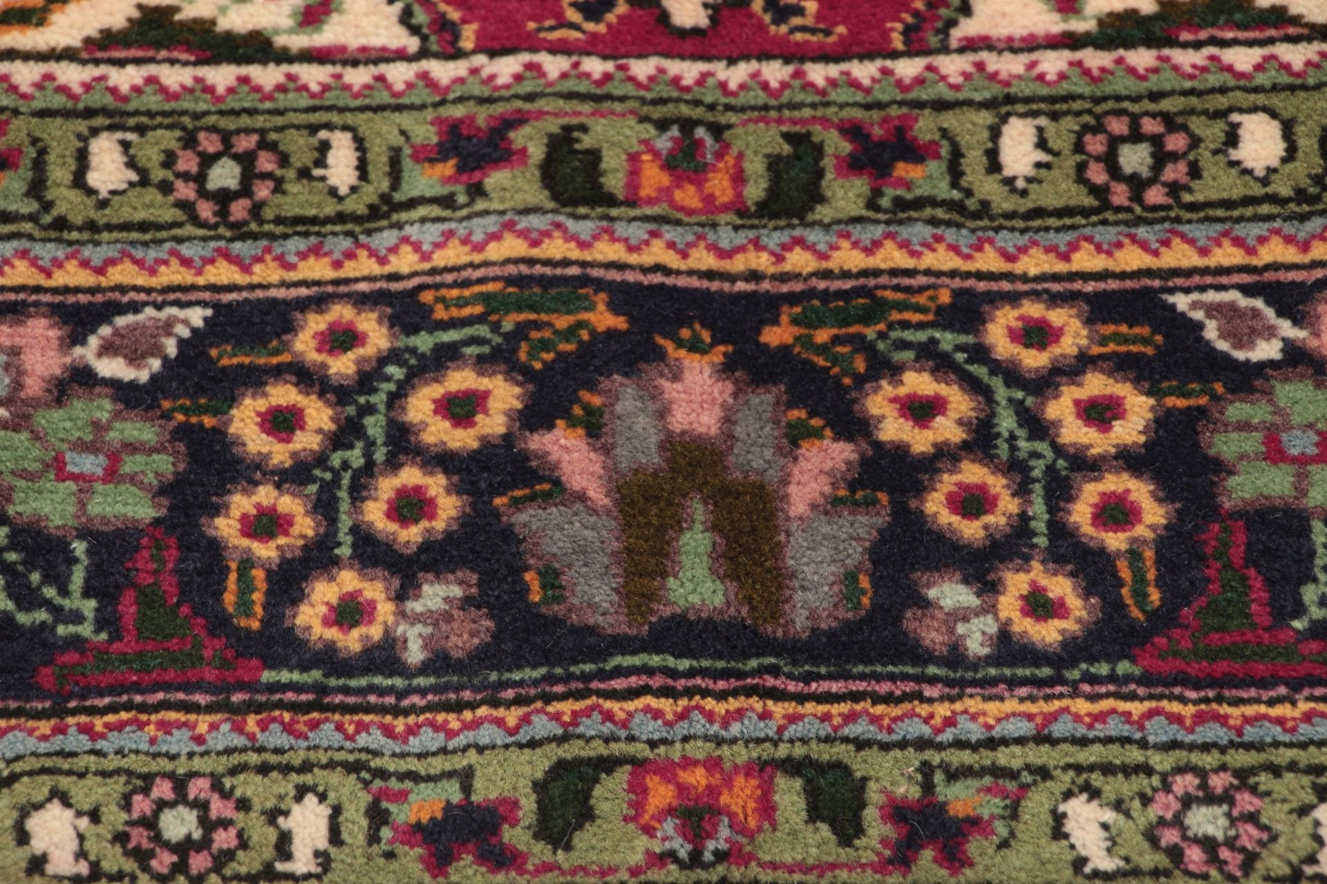 Tabriz Persian Rug 214 × 300 cm, hand-knotted