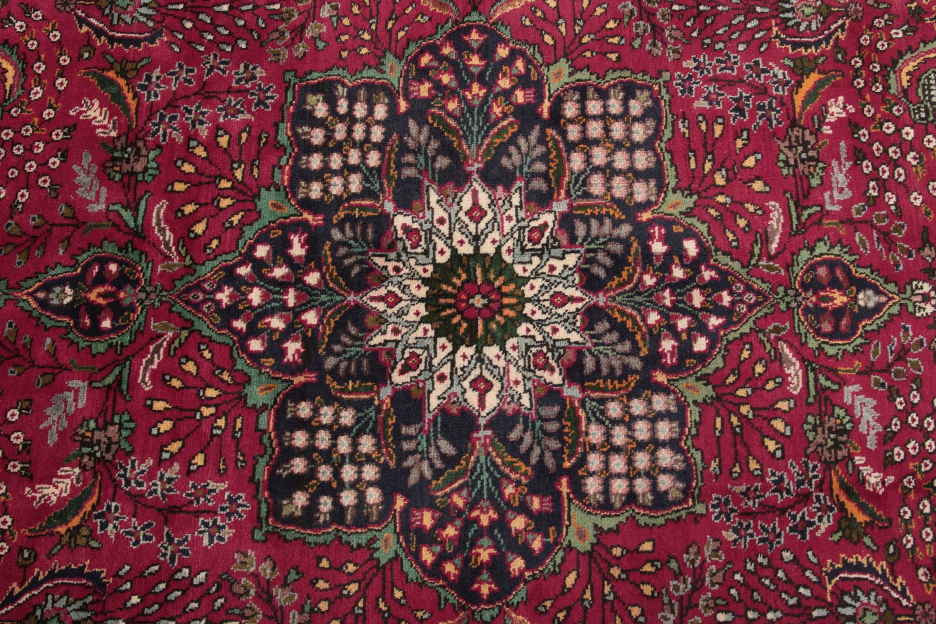 Tabriz Persian Rug 214 × 300 cm, hand-knotted