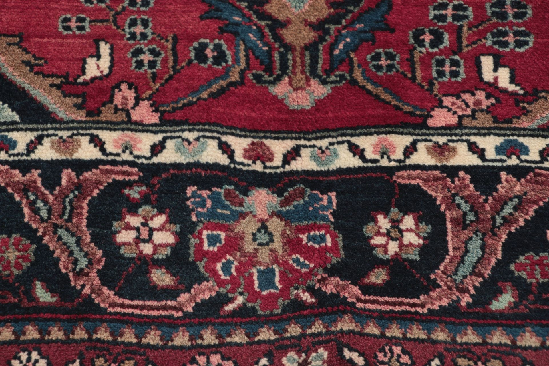 Hamadan Persian Rug — hand-knotted, 212 × 315 cm