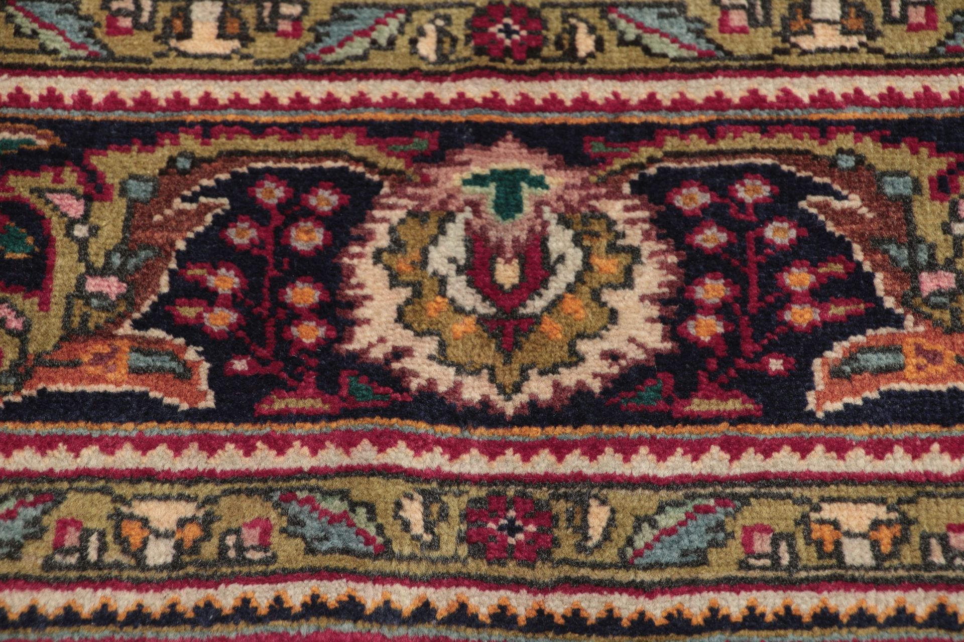 Tabriz Persian Rug — hand-knotted, 200 × 296 cm
