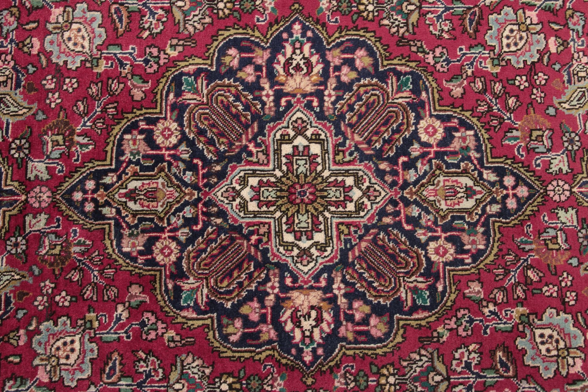 Tabriz Persian Rug — hand-knotted, 200 × 296 cm