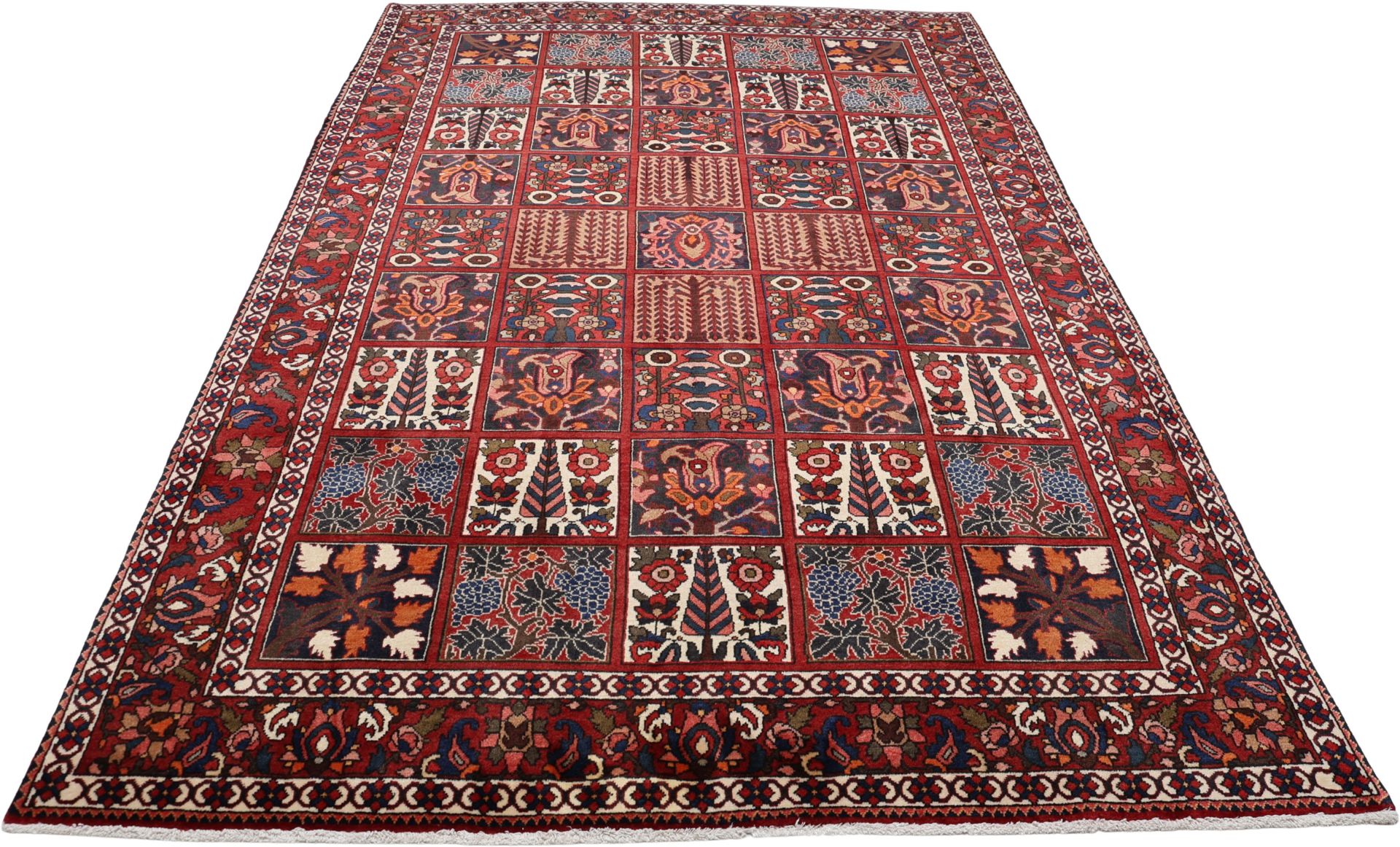 Bakhtiari Persian Rug 200 × 310 cm, Wool, hand-knotted