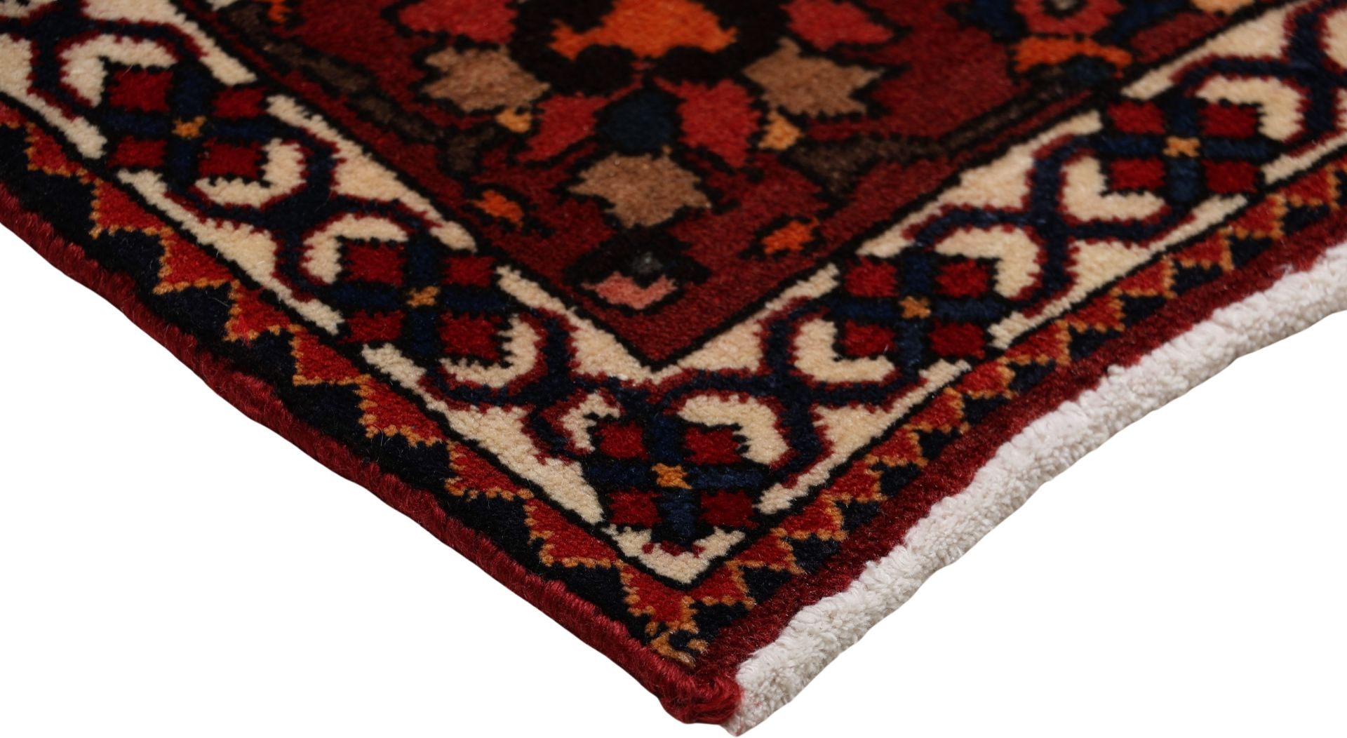 Bakhtiari Persian Rug 200 × 310 cm, Wool, hand-knotted