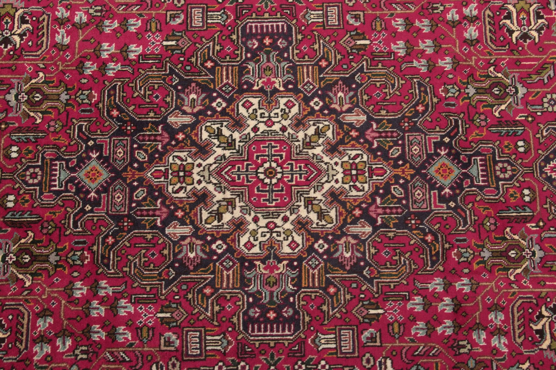 Tabriz Persian Rug — hand-knotted, 200 × 300 cm