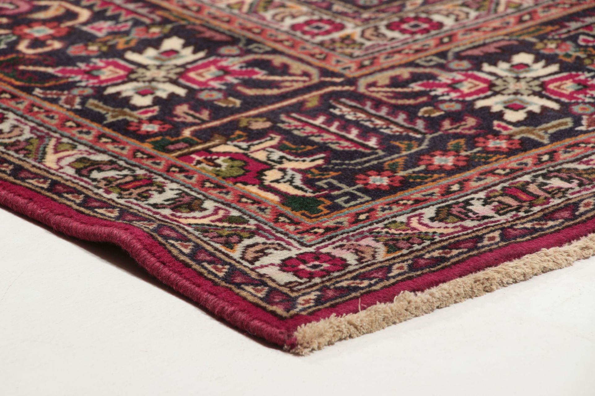 Tabriz Persian Rug — hand-knotted, 200 × 300 cm