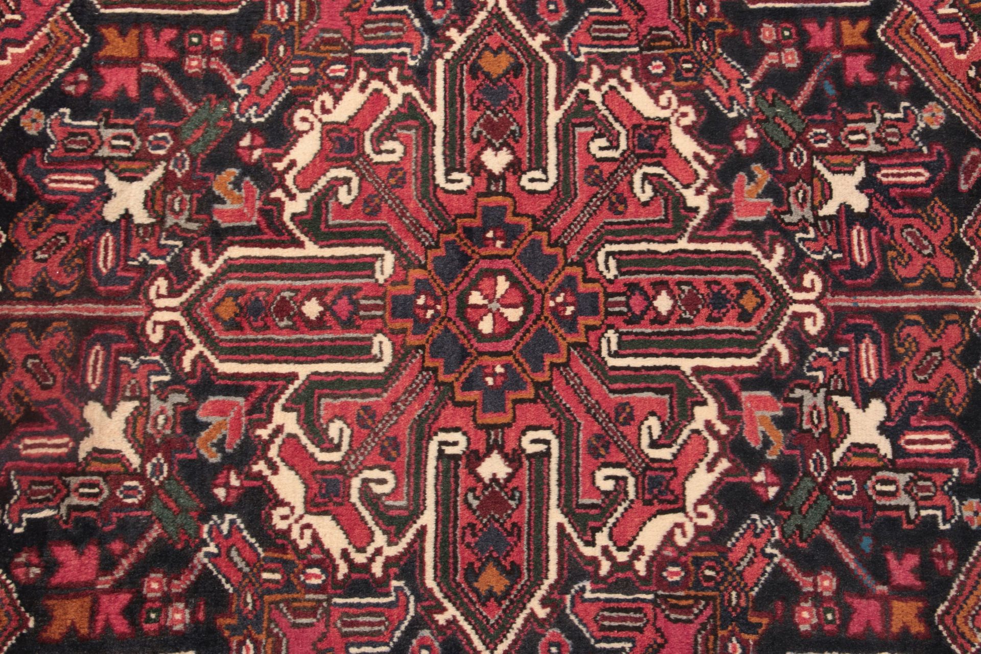 Hand-Knotted Wool Heriz Persian Rug, 207 × 285 cm