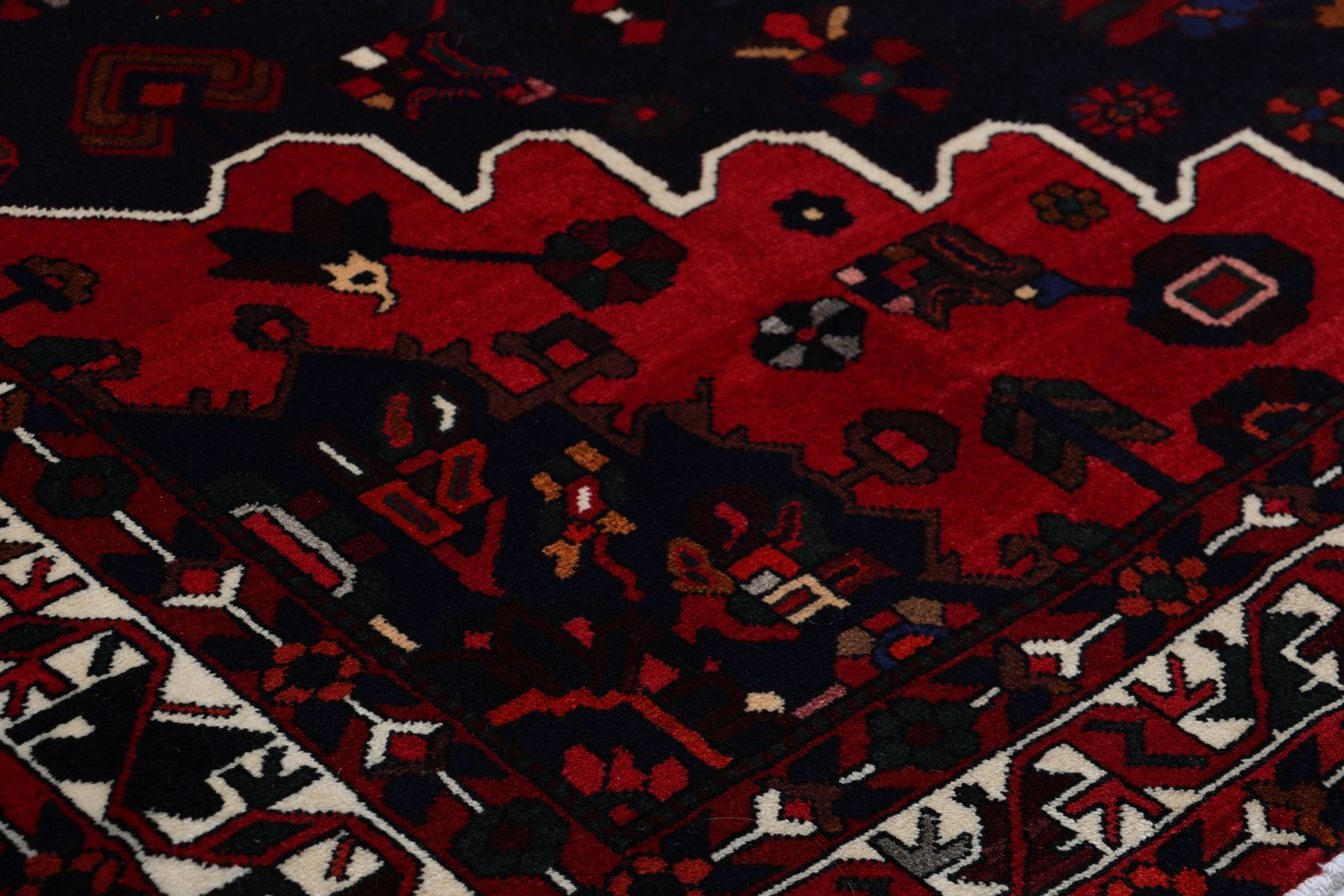 Bakhtiari Persian Rug 210 × 320 cm, Wool, hand-knotted
