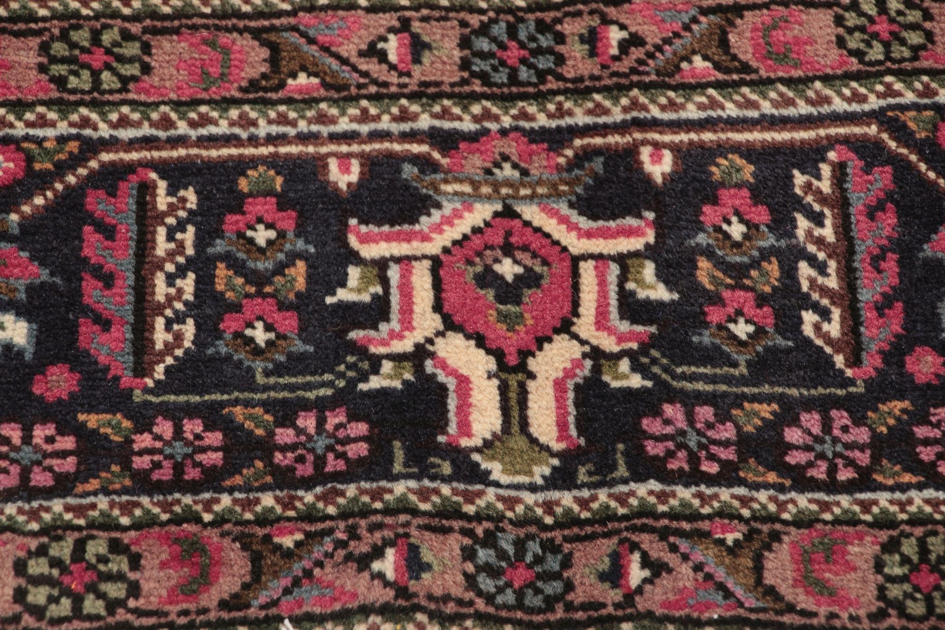 Tabriz Persian Rug 200 × 285 cm, hand-knotted