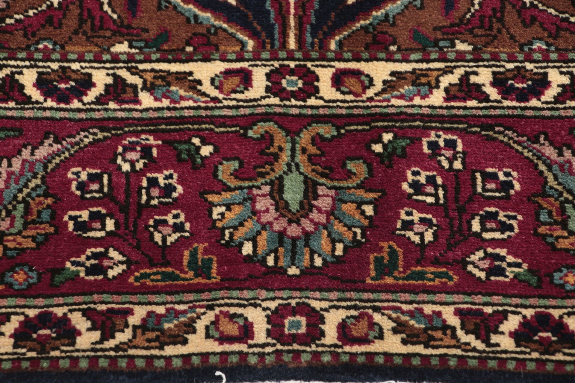 Tabriz Persian Rug — hand-knotted, 198 × 292 cm
