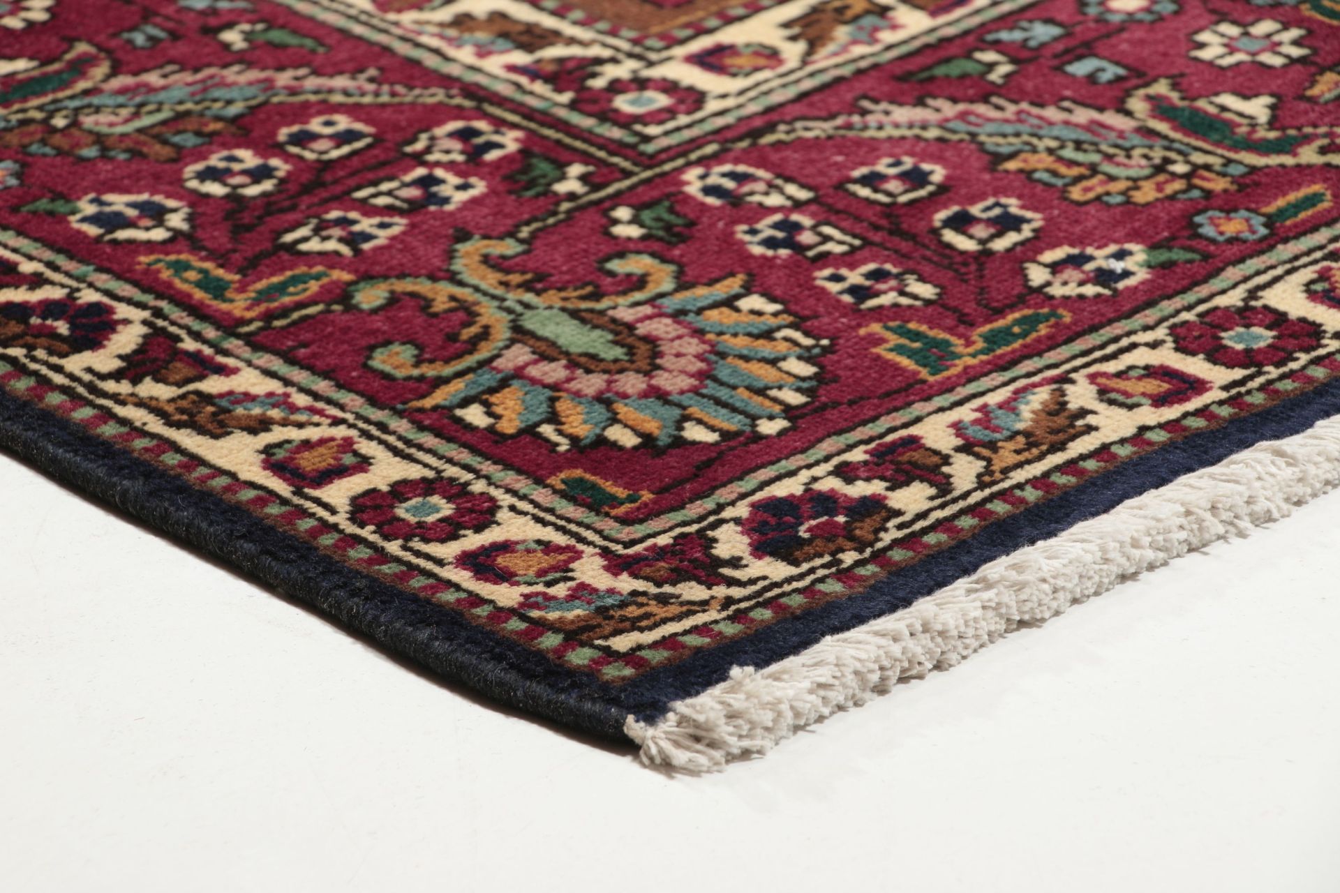 Tabriz Persian Rug — hand-knotted, 198 × 292 cm