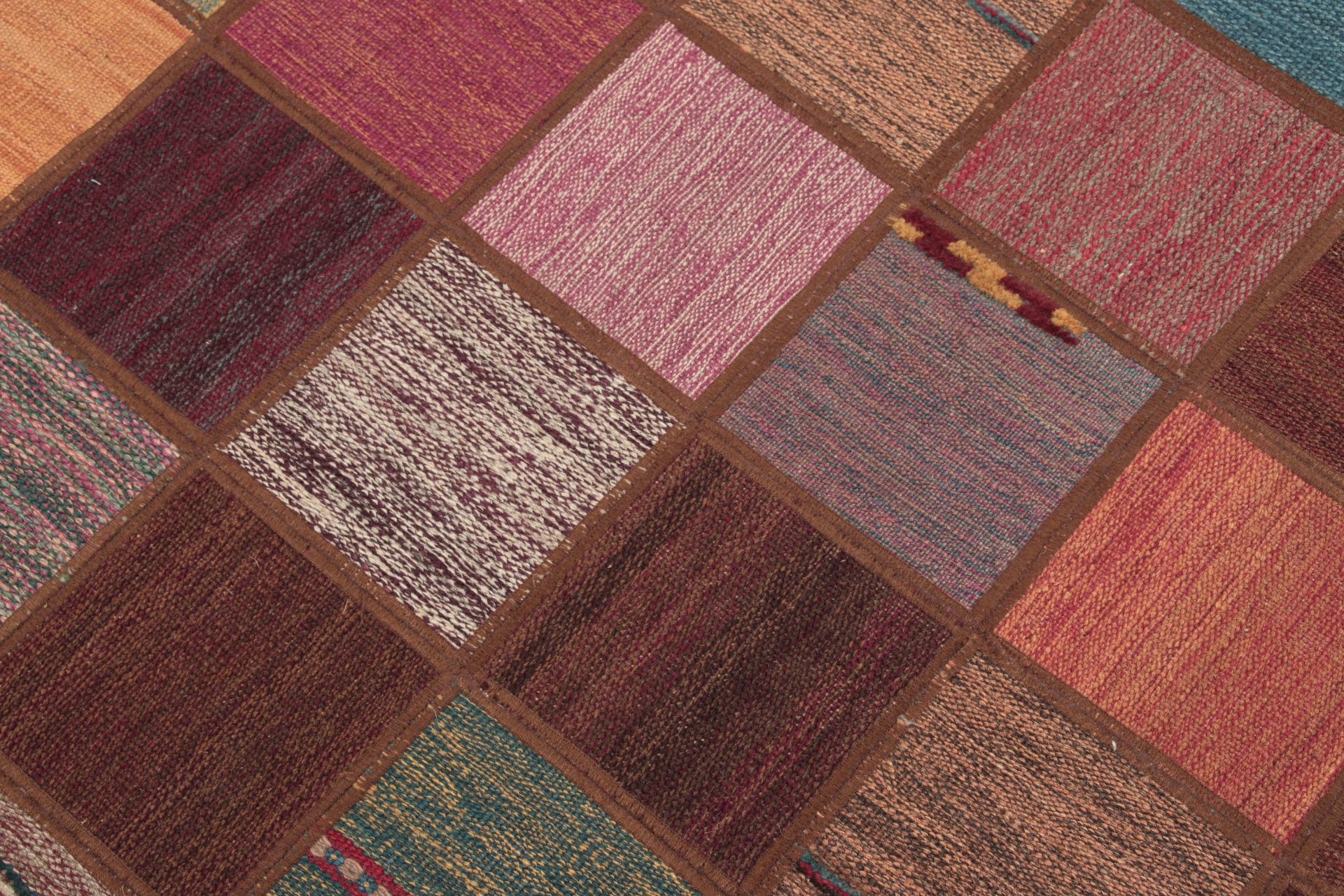 Hand-Woven Wool Kilim Persian Rug, 211 × 296 cm