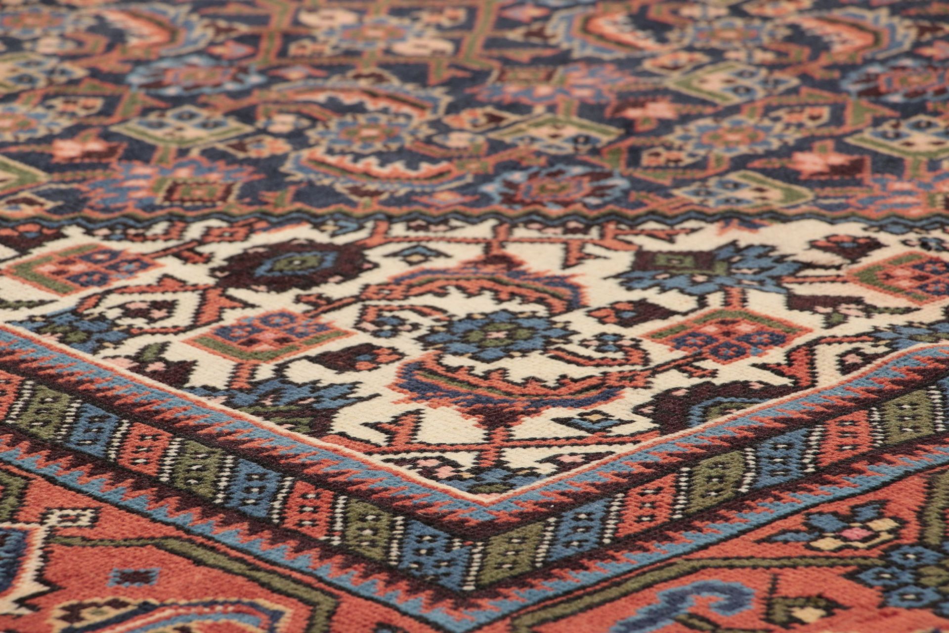 Ardebil Persian Rug — hand-knotted, 200 × 290 cm, Silk