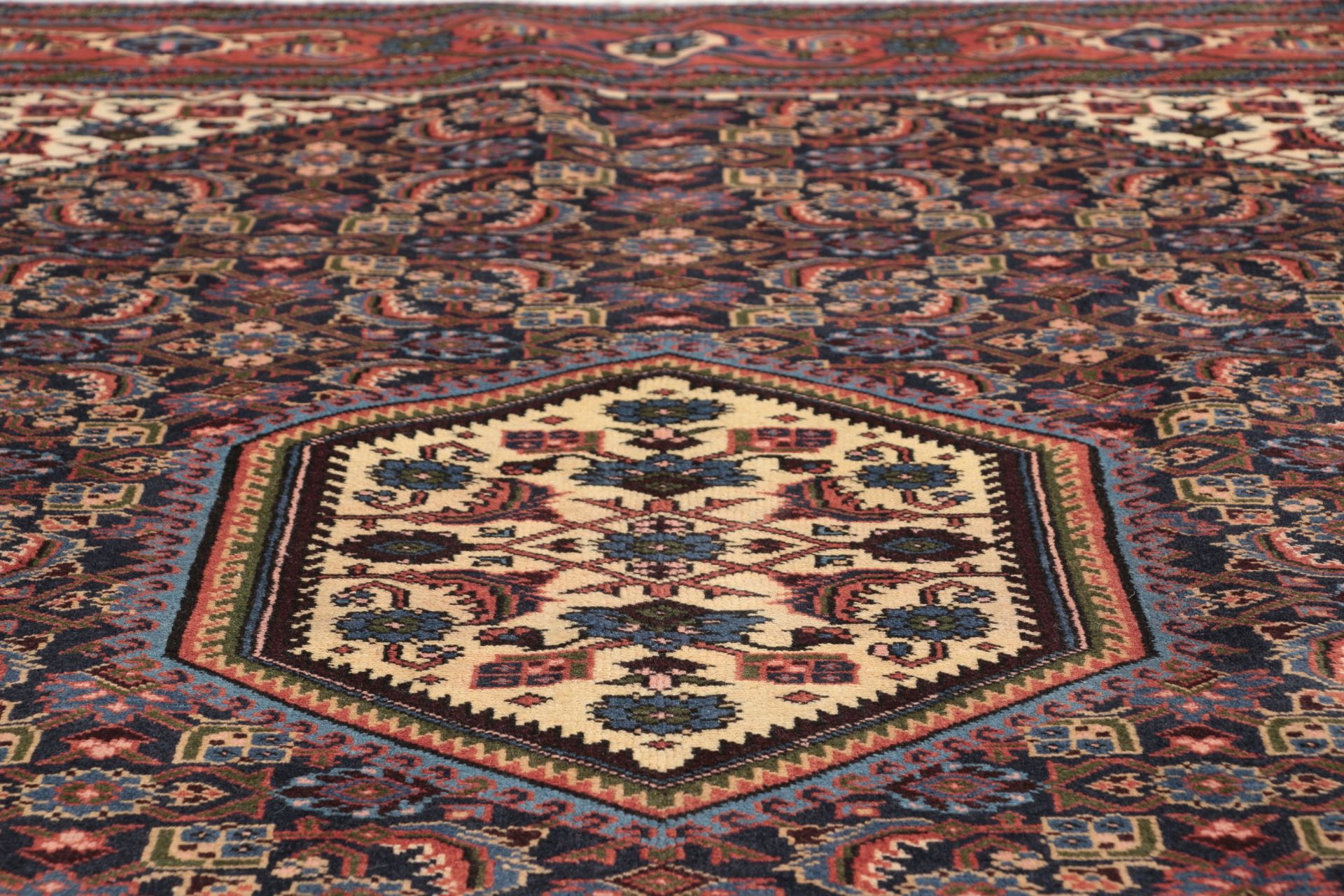 Ardebil Persian Rug — hand-knotted, 200 × 290 cm, Silk