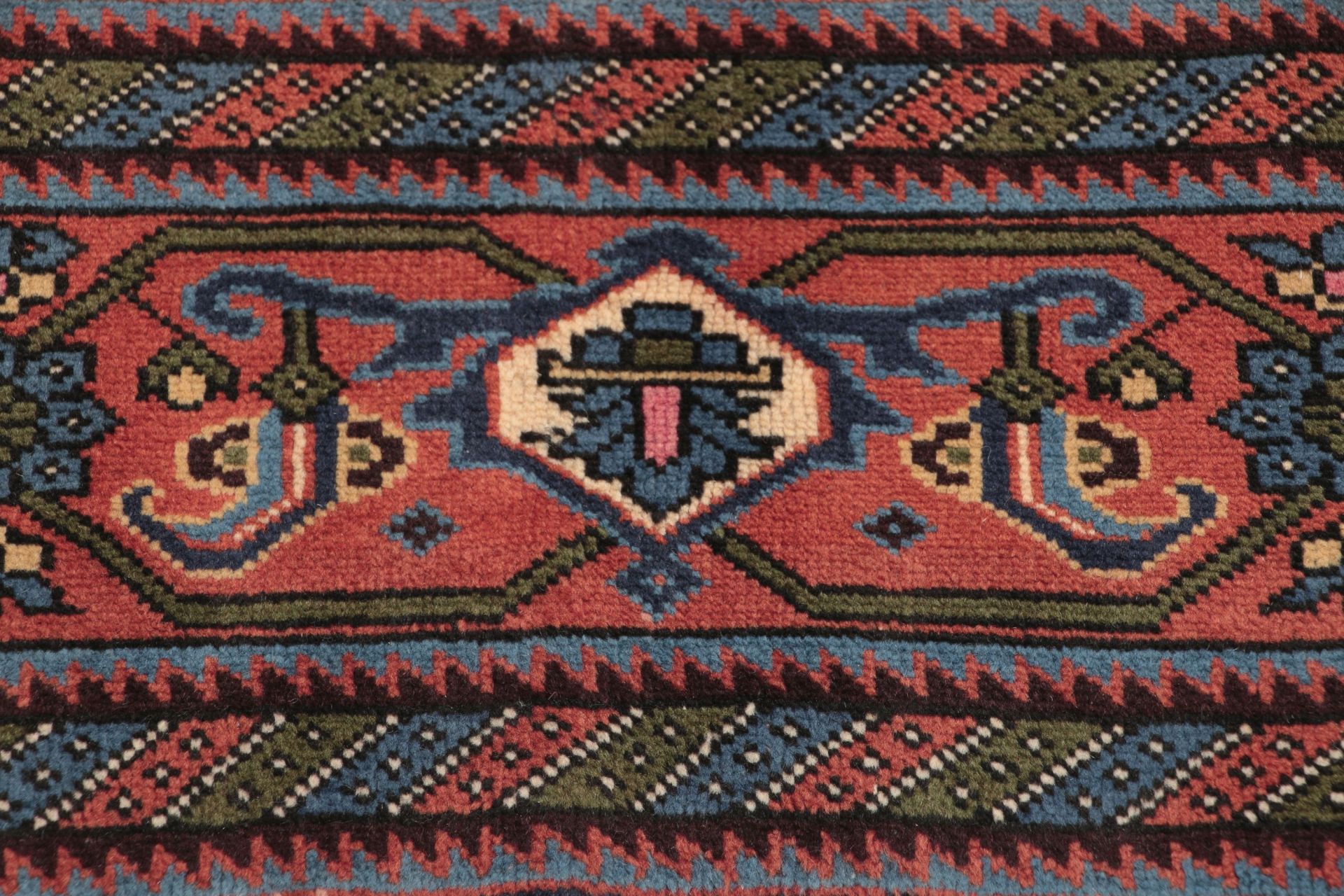 Ardebil Persian Rug — hand-knotted, 200 × 290 cm, Silk
