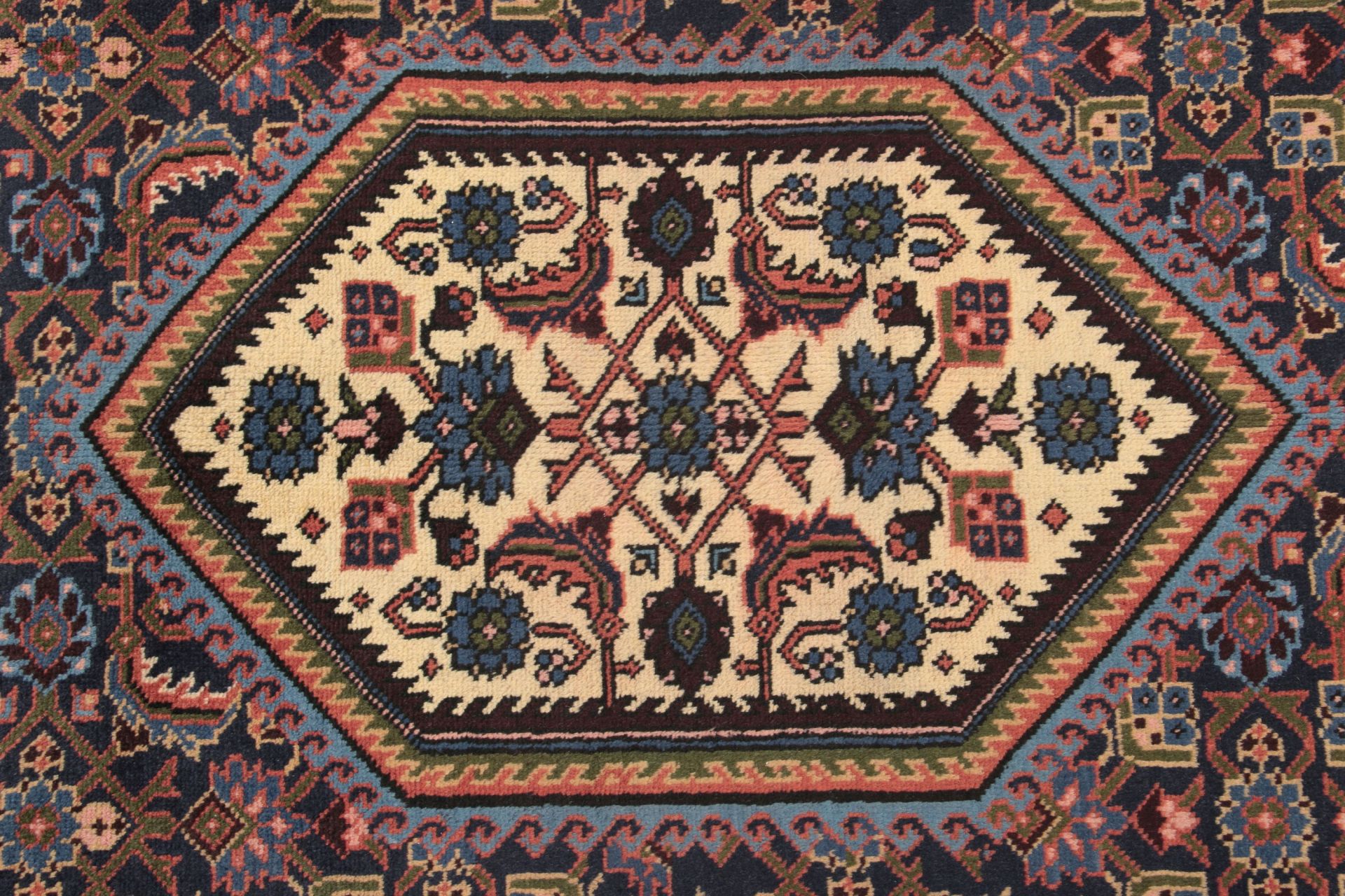 Ardebil Persian Rug — hand-knotted, 200 × 290 cm, Silk