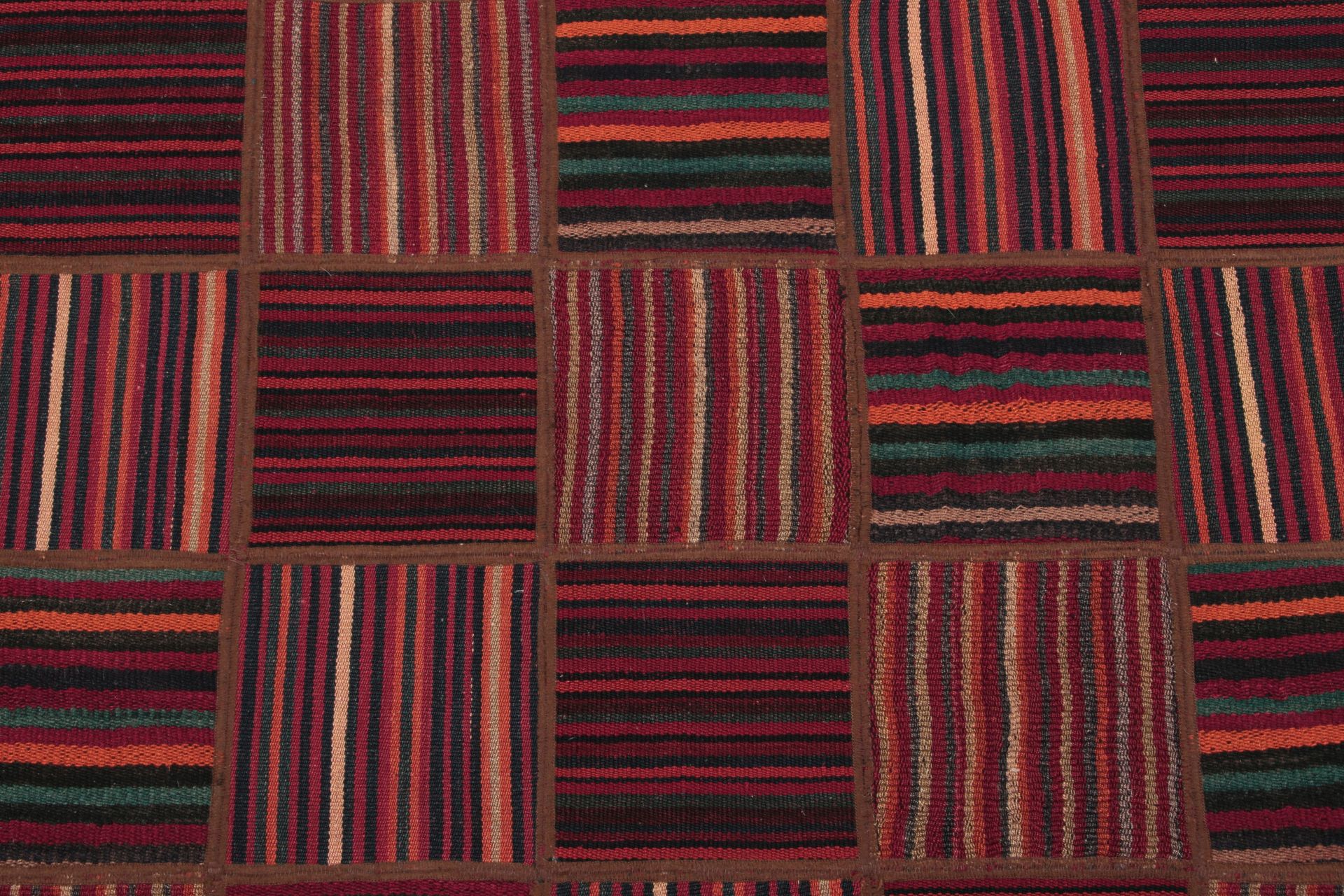 Hand-Woven Wool Kilim Persian Rug, 195 × 294 cm
