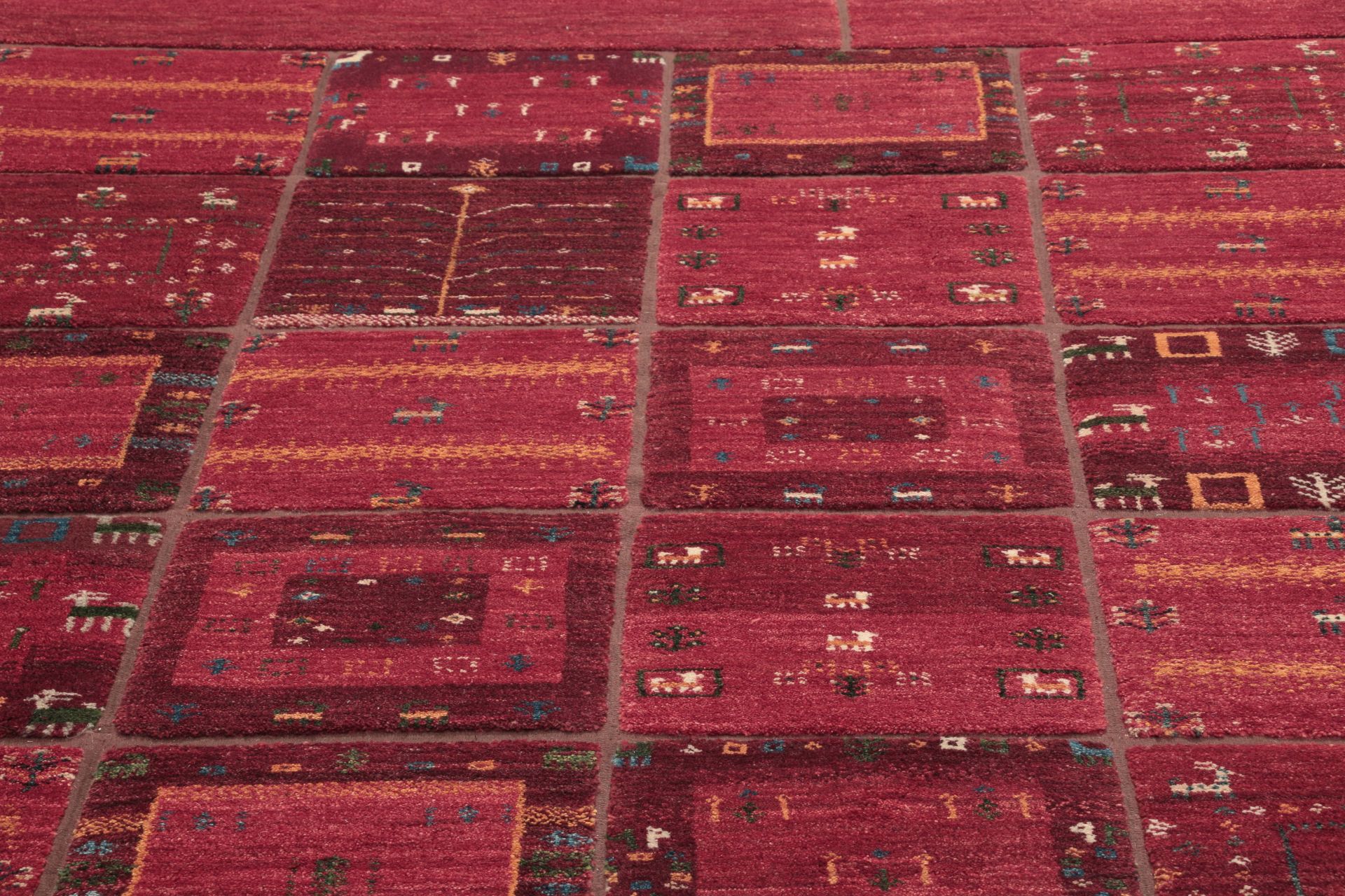 Gabbeh Persian Rug — hand-knotted, 208 × 307 cm, Wool