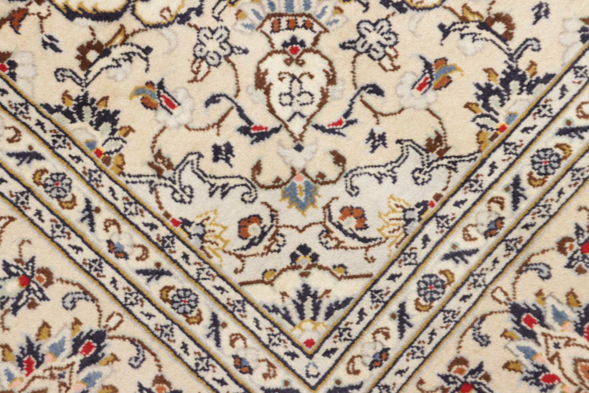 Kashan Persian Rug 195 × 299 cm, Wool, hand-knotted