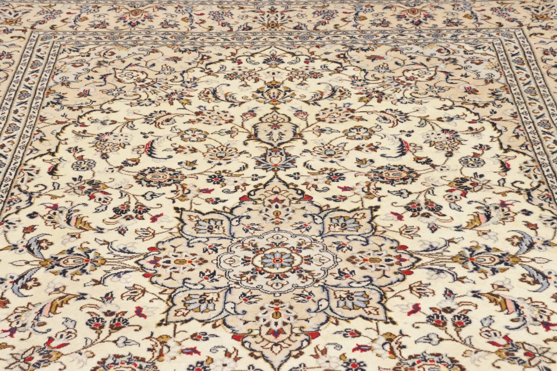 Kashan Persian Rug 195 × 299 cm, Wool, hand-knotted