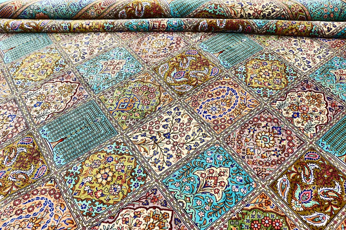 118132-09 Qom Persian Rug — hand-knotted, 355 × 250 cm, Silk