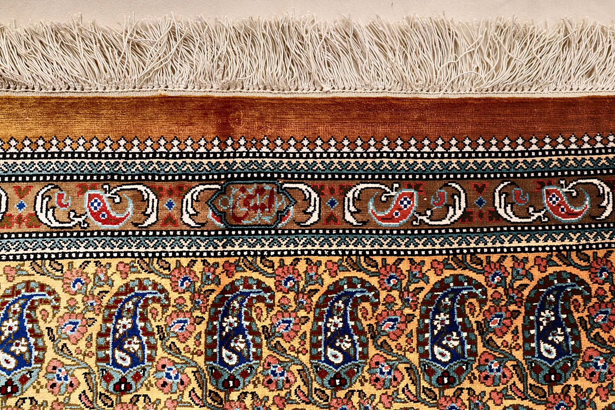 115785-07 Hand-Knotted Silk Qom Persian Rug, 117 × 80 cm