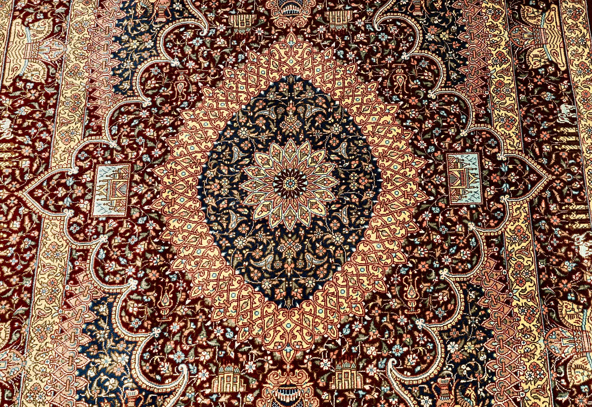 Qom Persian Rug — hand-knotted, 118 × 80 cm, Silk