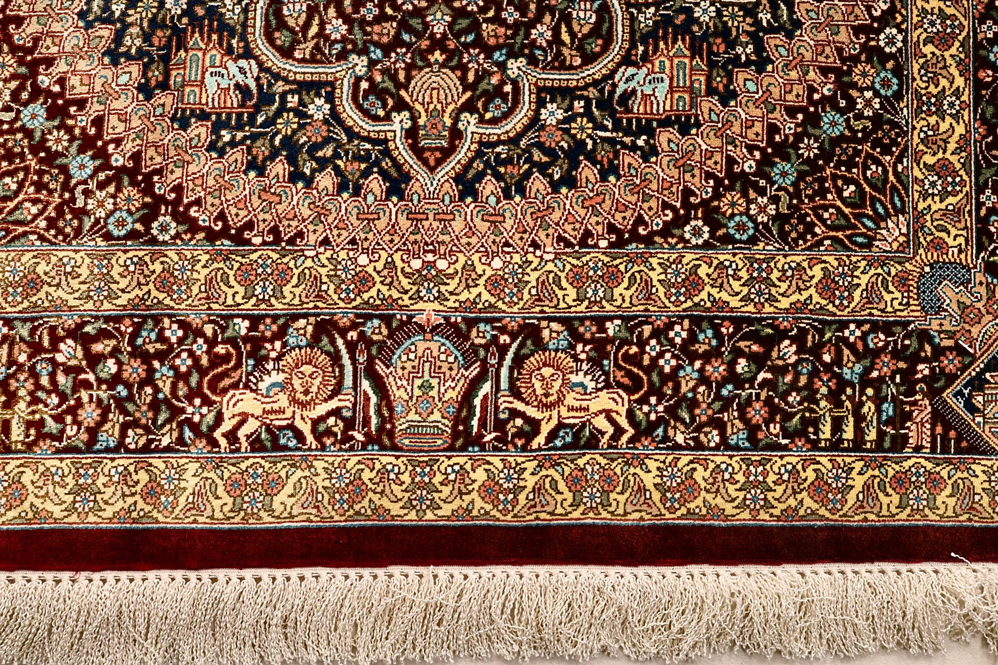 Qom Persian Rug — hand-knotted, 118 × 80 cm, Silk