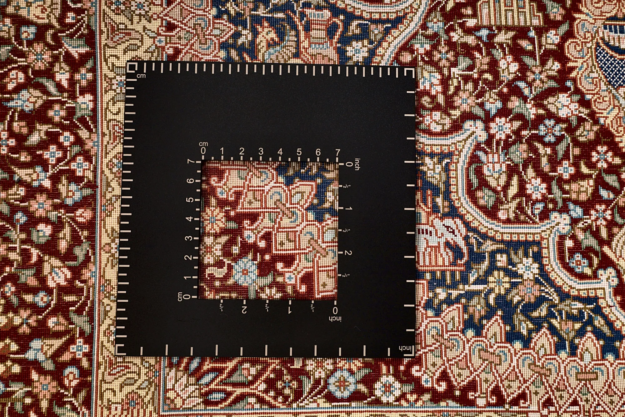 Qom Persian Rug — hand-knotted, 118 × 80 cm, Silk