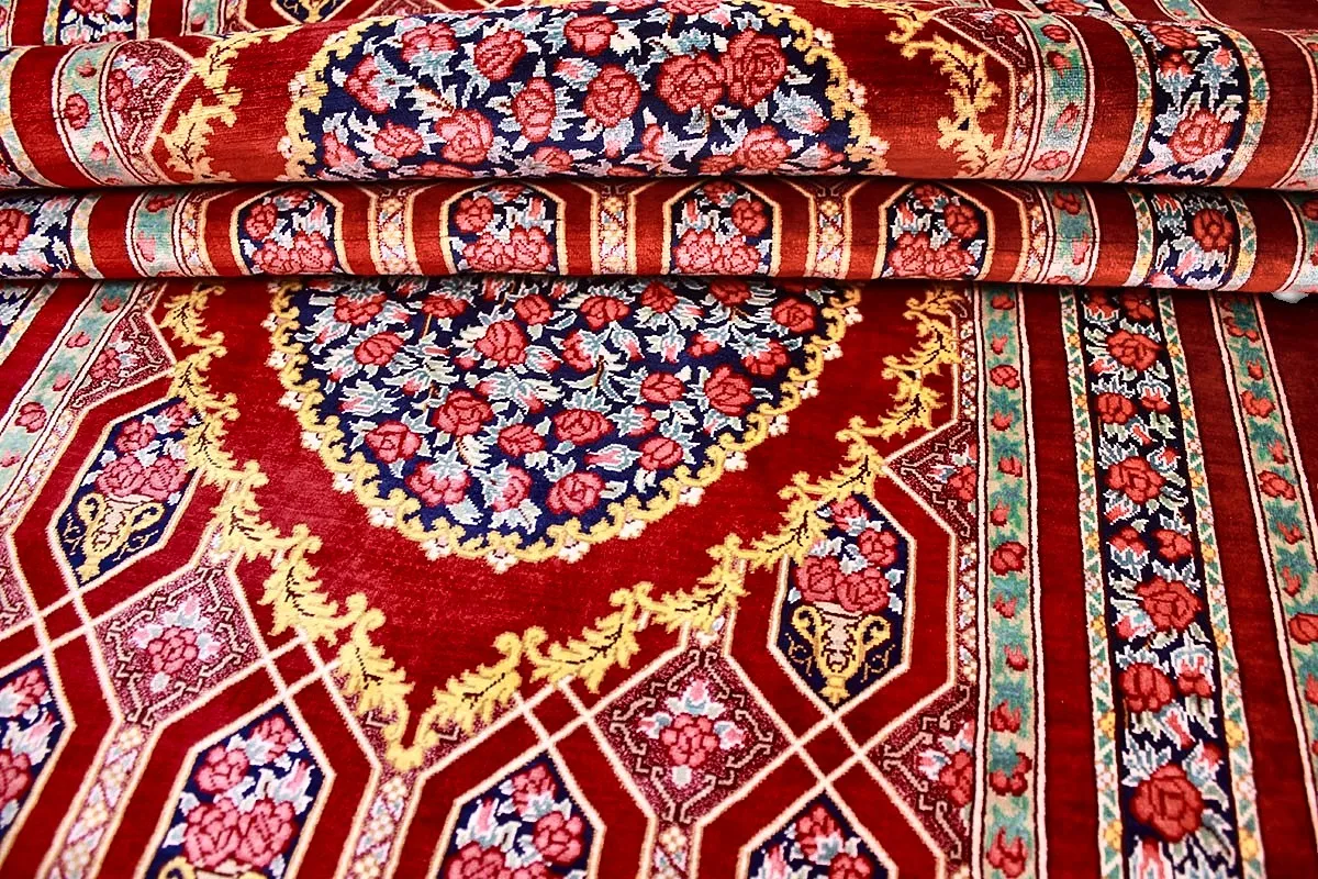 Qom Persian Rug 306 × 78 cm, Silk, hand-knotted