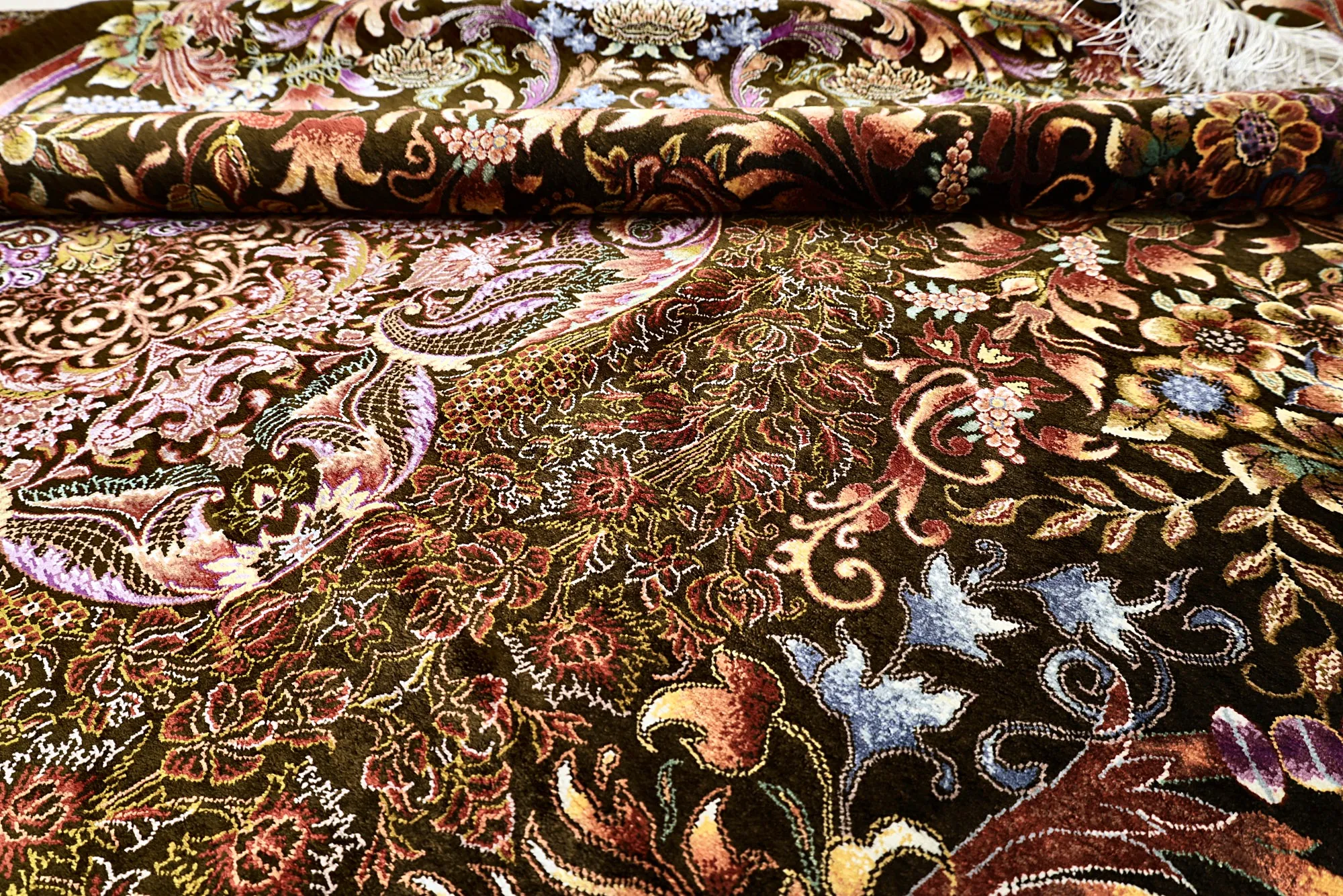 Qom Persian Rug 200 × 140 cm, Silk, hand-knotted