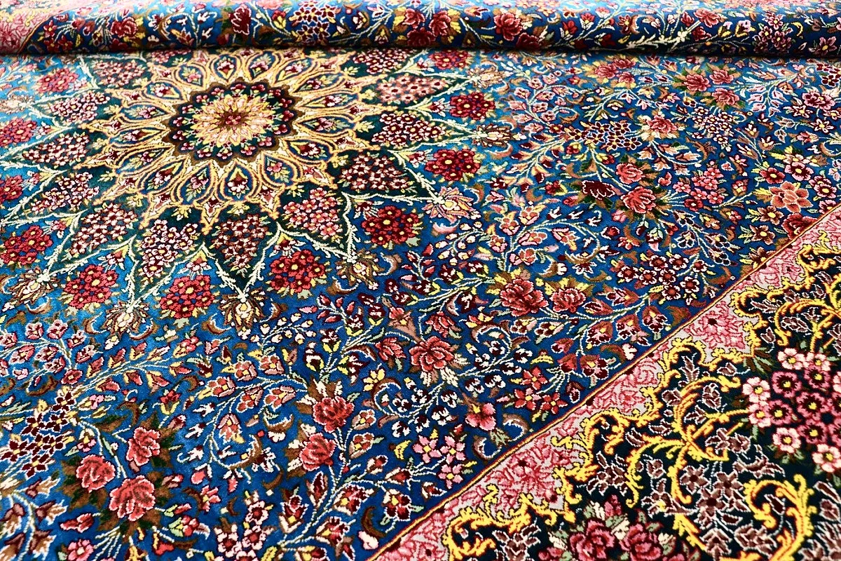 Qom Persian Rug — hand-knotted, 200 × 135 cm, Silk