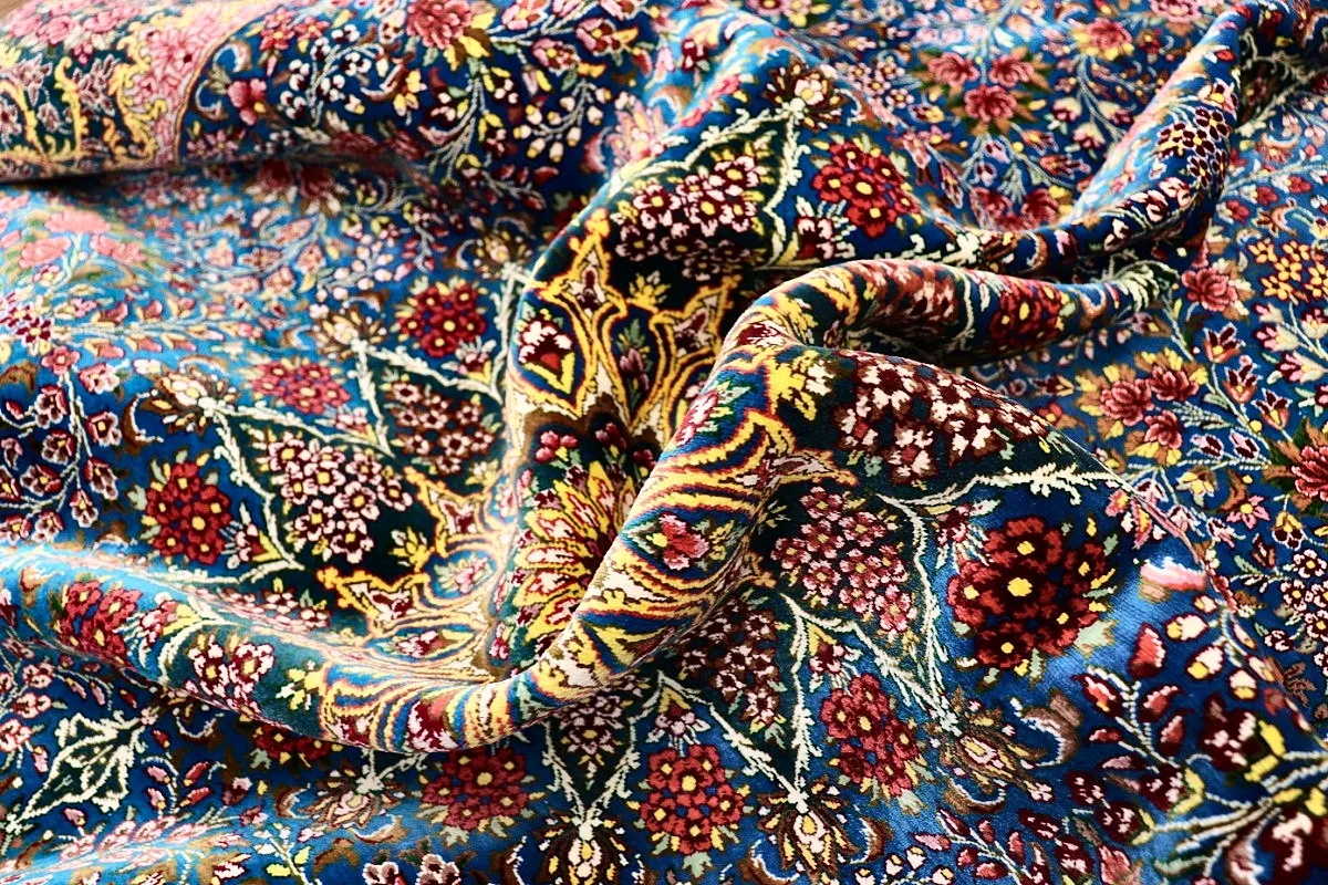 Qom Persian Rug — hand-knotted, 200 × 135 cm, Silk
