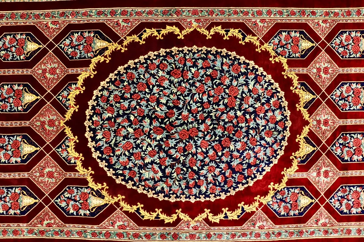 Qom Persian Rug — hand-knotted, 200 × 130 cm, Silk