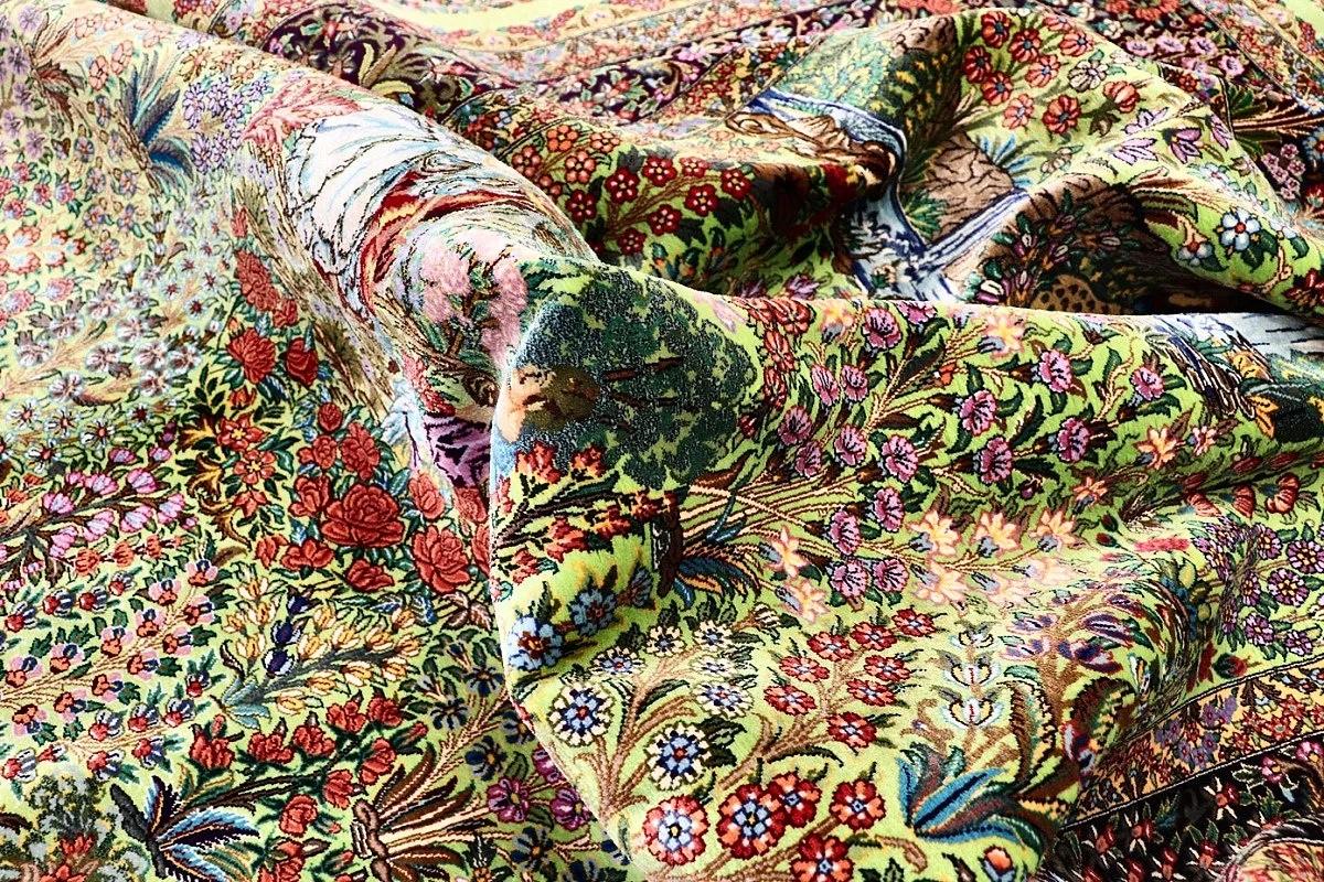 118110-11 Qom Persian Rug — hand-knotted, 209 × 135 cm, Silk
